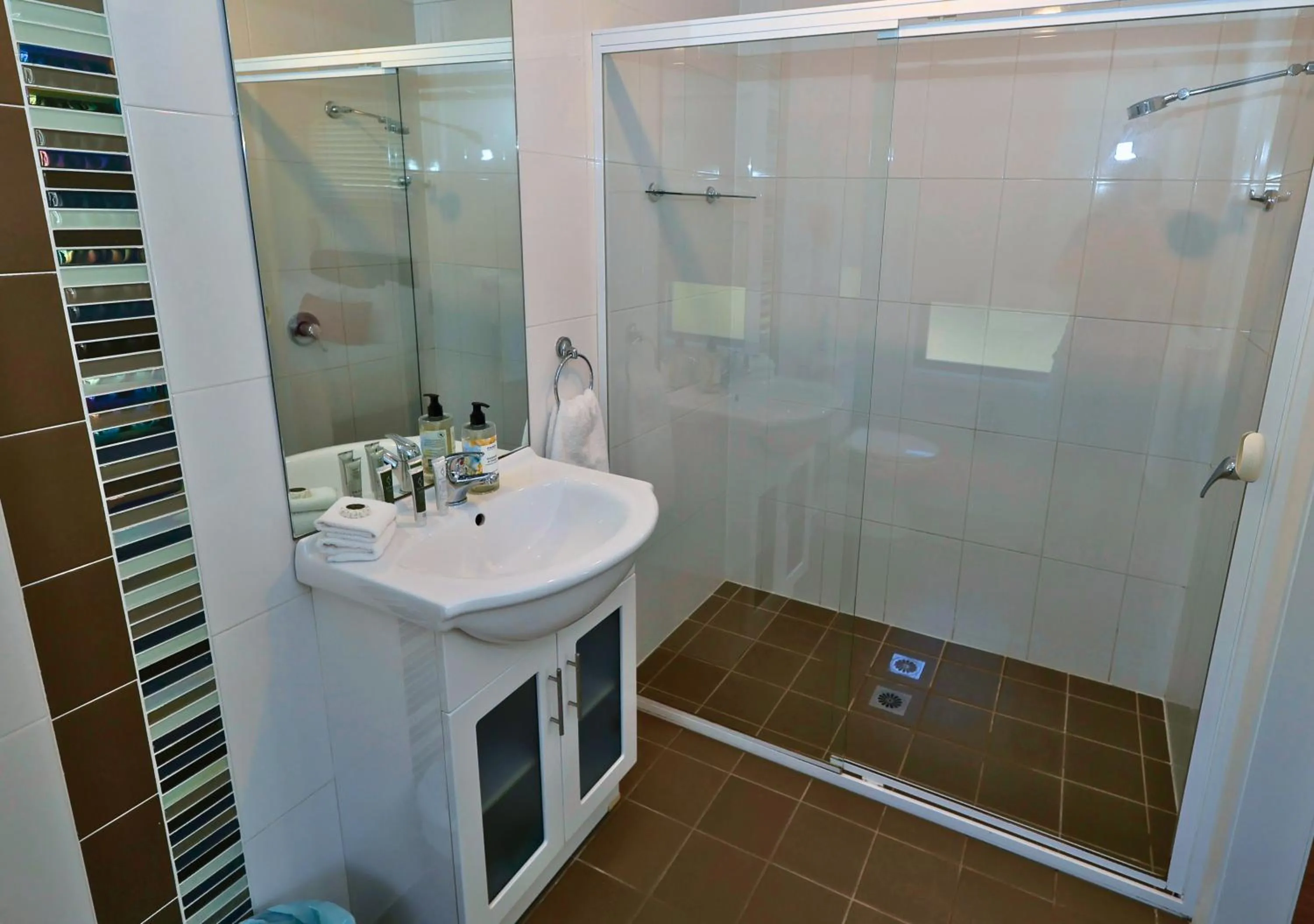 Shower in Beltana Villas