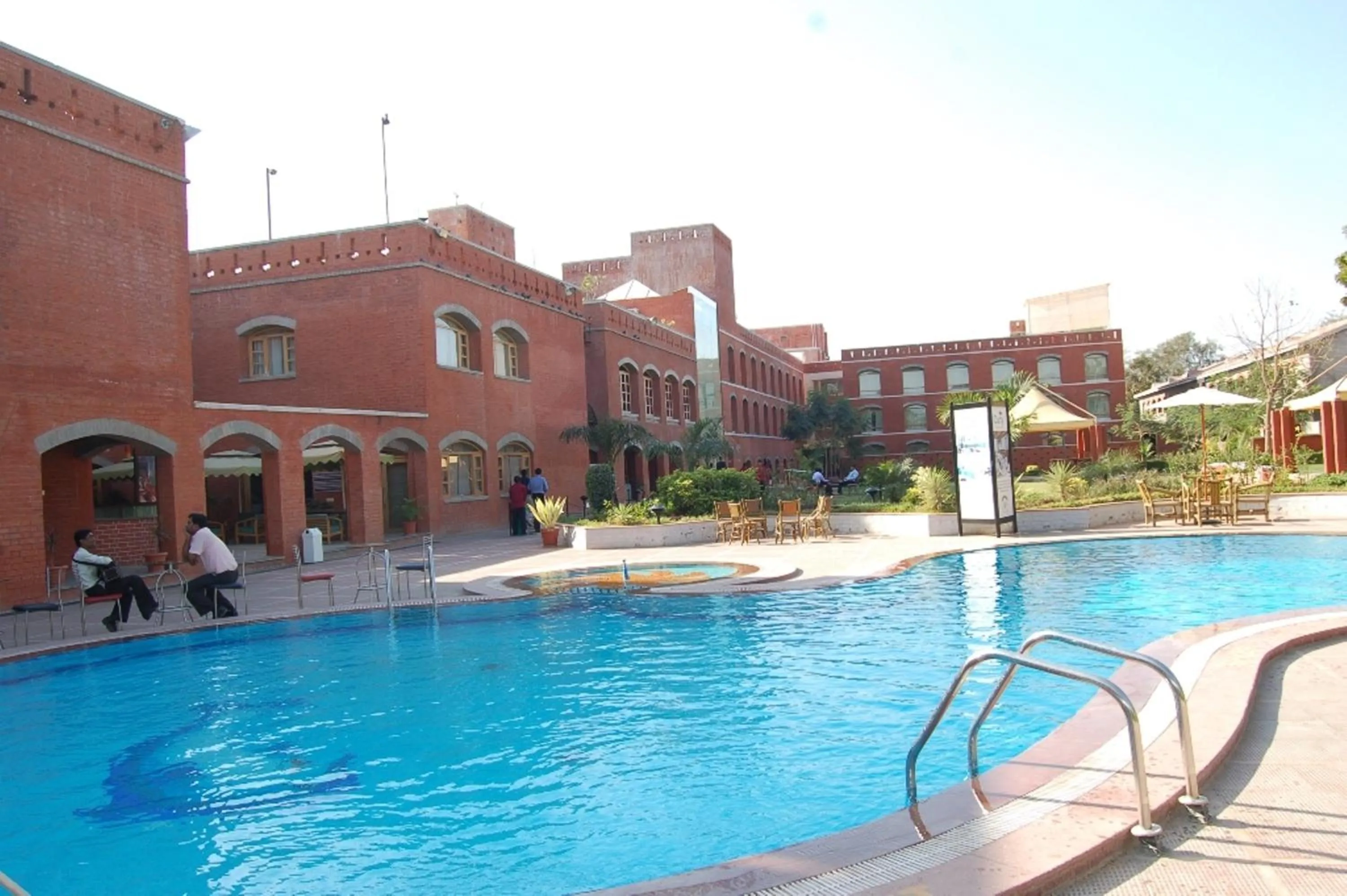 Swimming pool in Cambay Sapphire, Gandhinagar