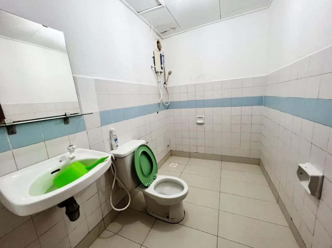 Bathroom in Maya Apartment Bay View Villas