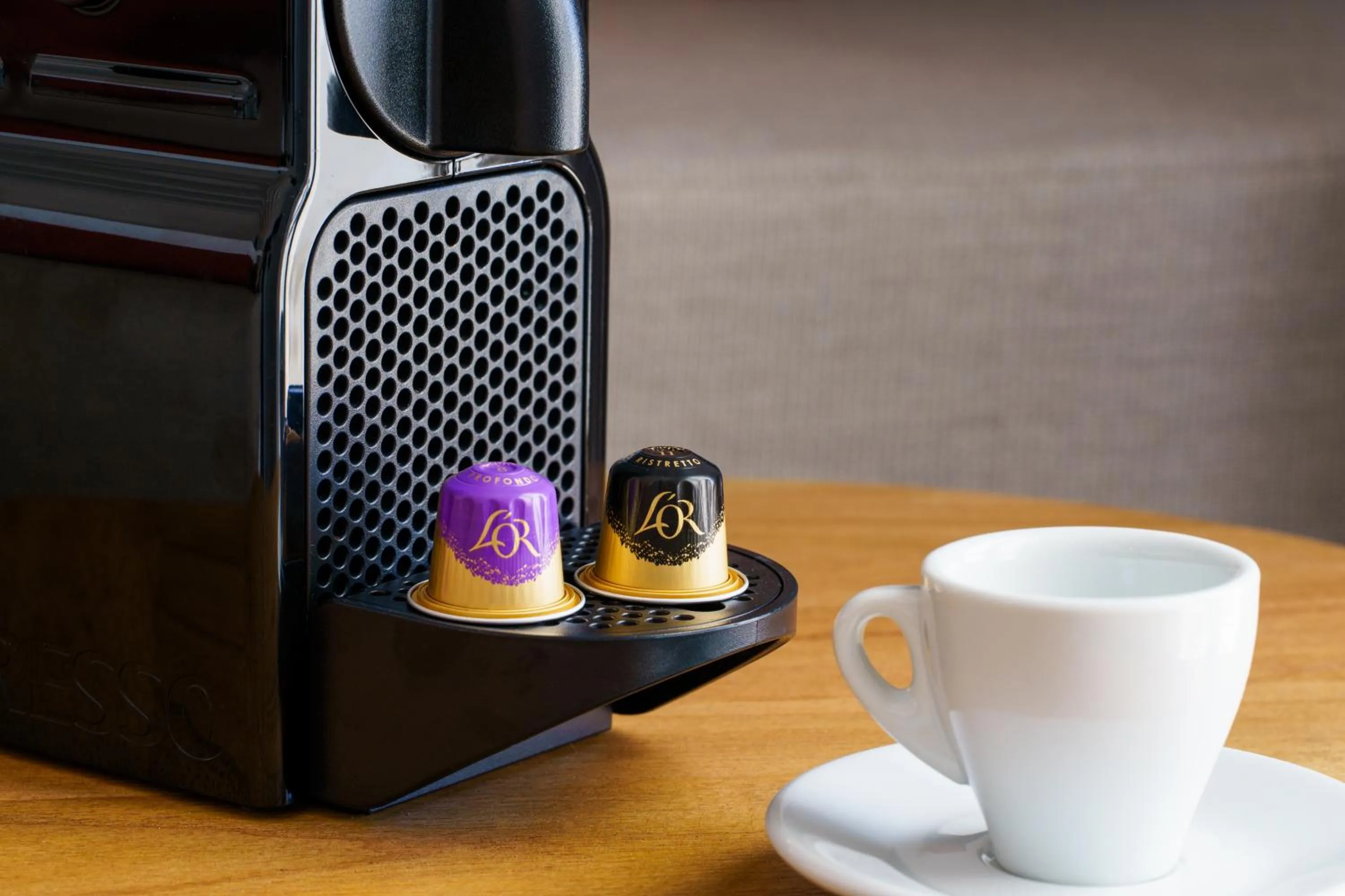 Coffee/tea facilities in Mr. and Mrs. White Tinos