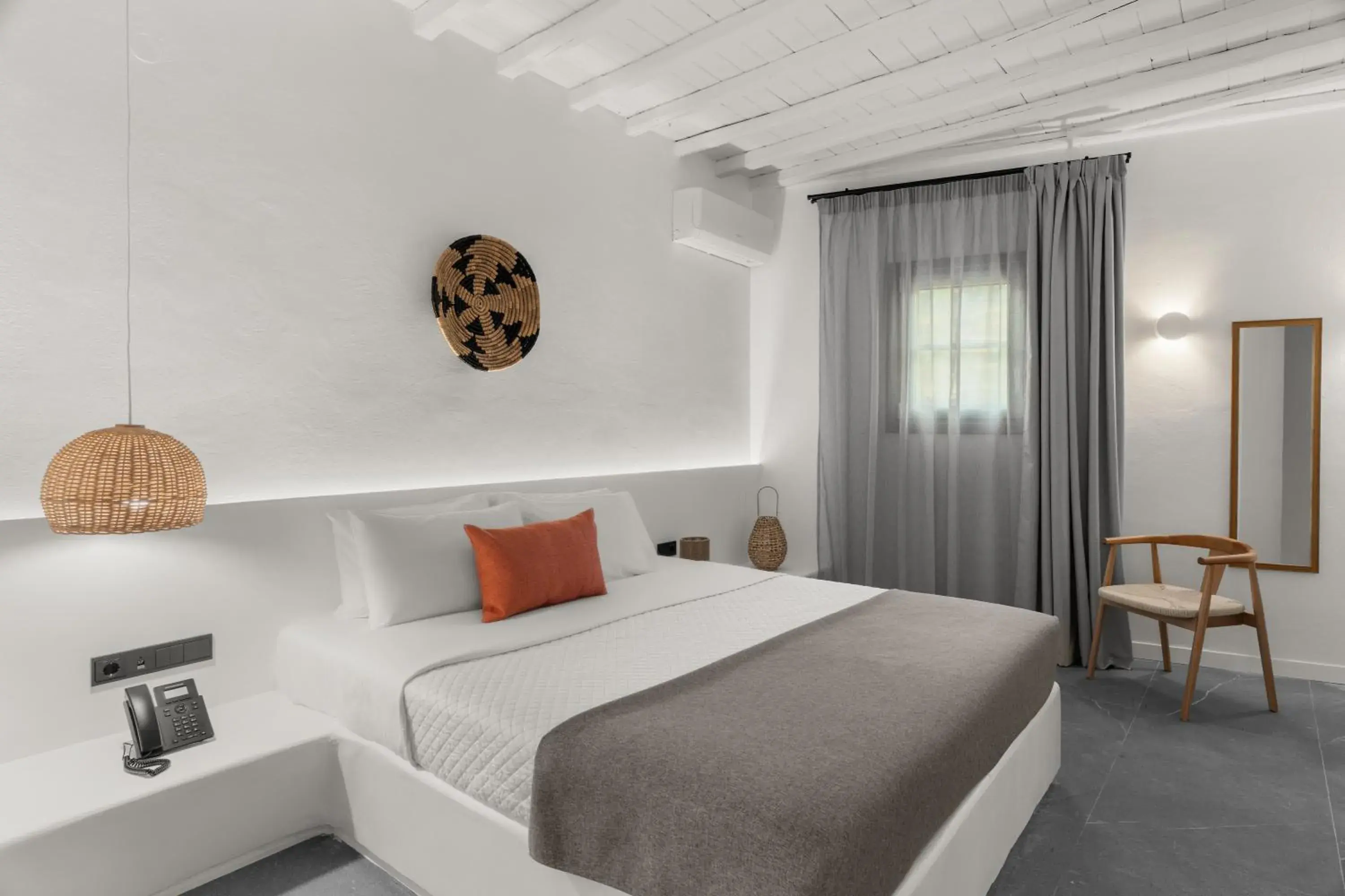 Mr & Mrs White Tinos Mr & Mrs White Tinos