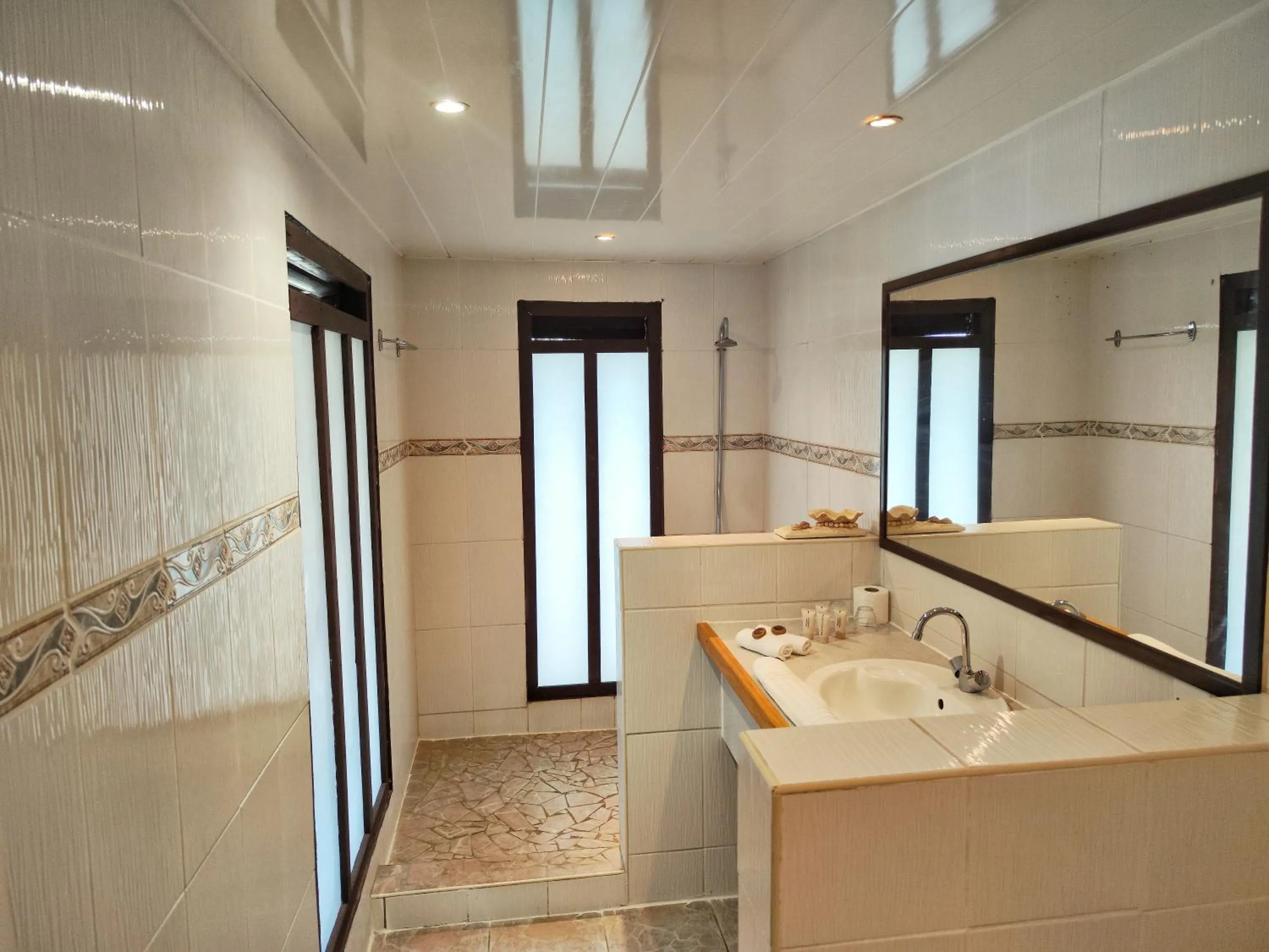 Bathroom in Hotel Kaveka