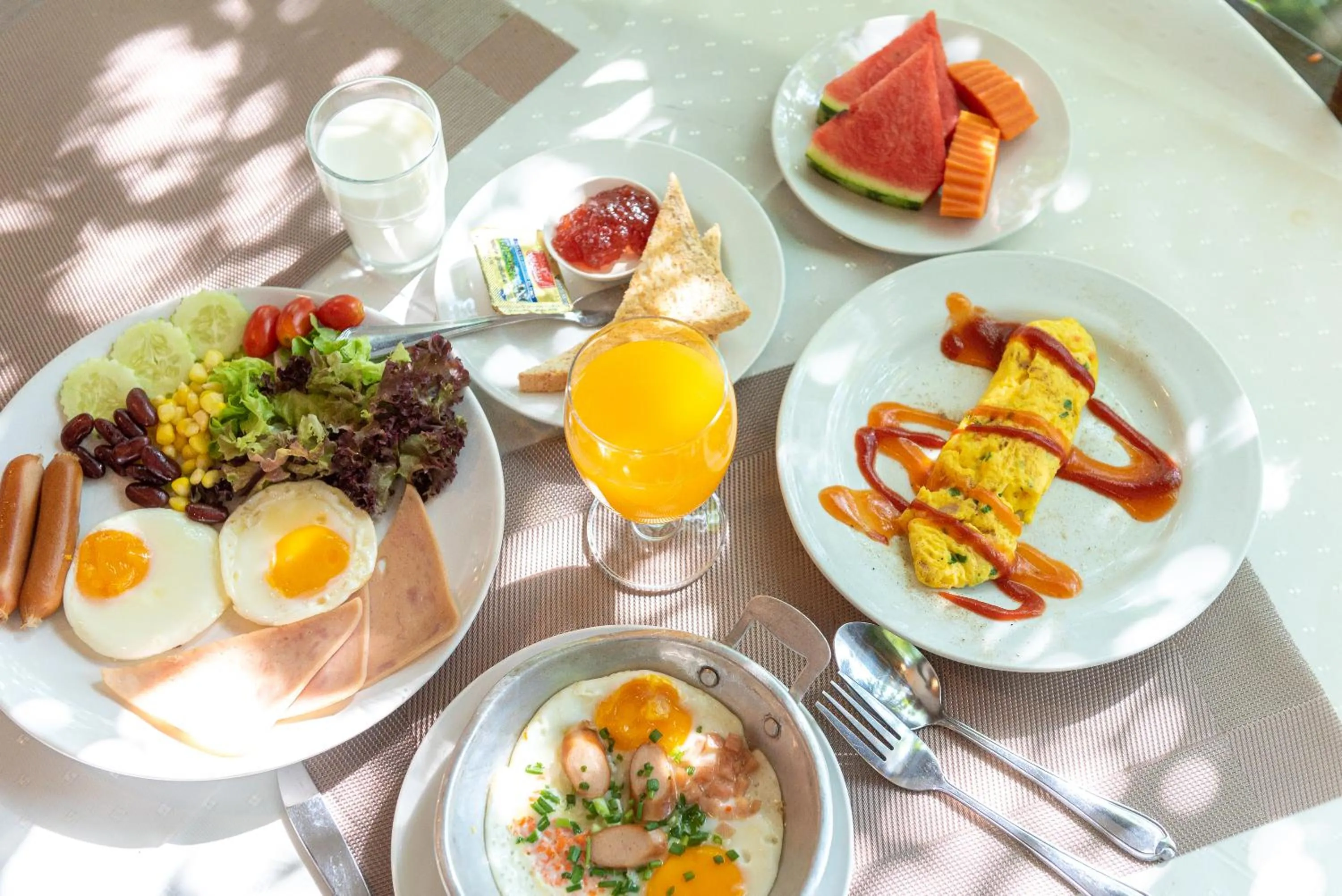 Food in Nonthaburi Palace Hotel