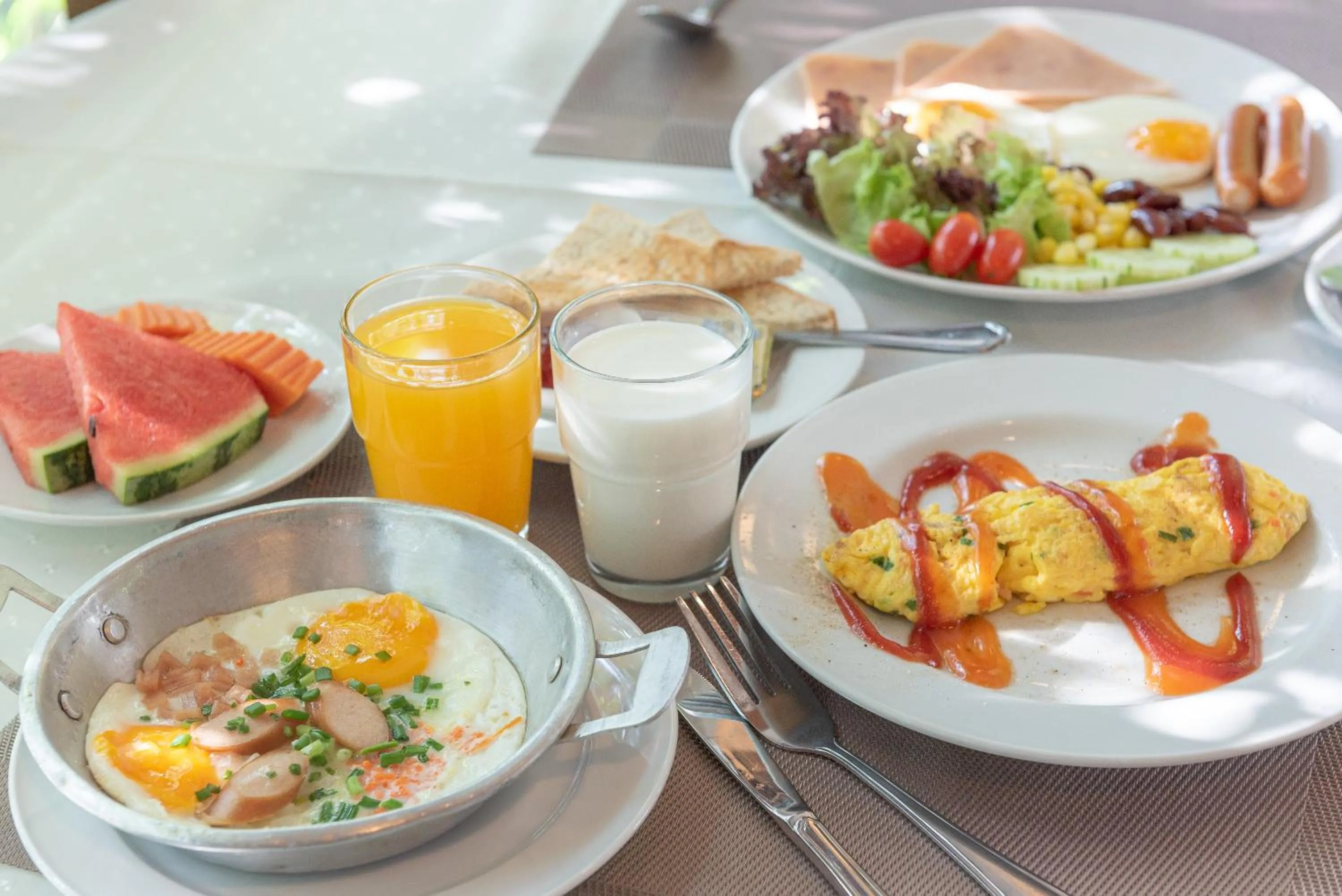 Food in Nonthaburi Palace Hotel