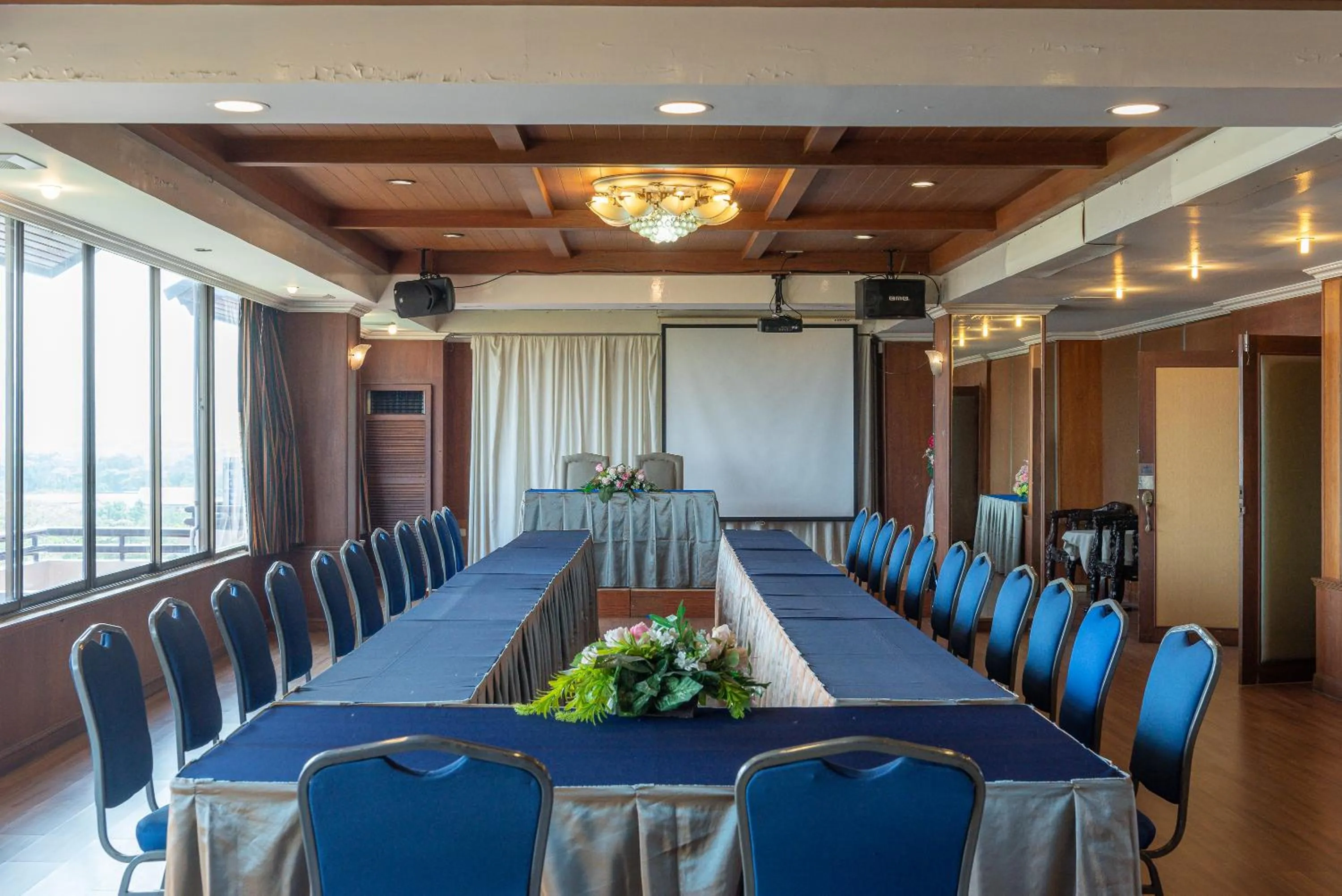 Meeting/conference room in Nonthaburi Palace Hotel