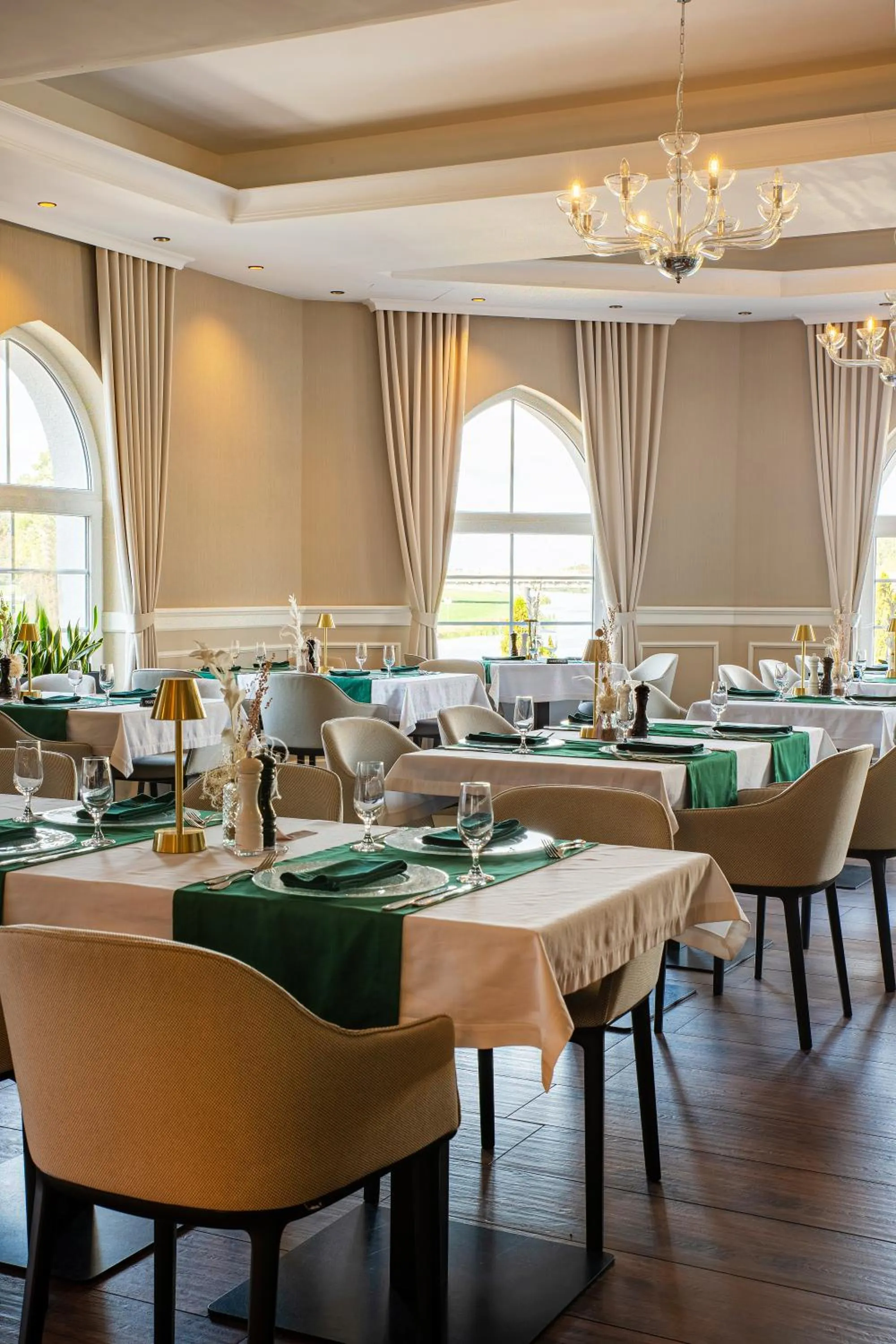 Restaurant/places to eat in Hotel Piast