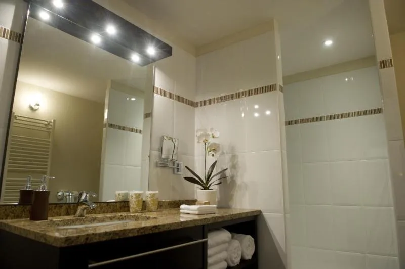 Bathroom in Hôtel Burgevin