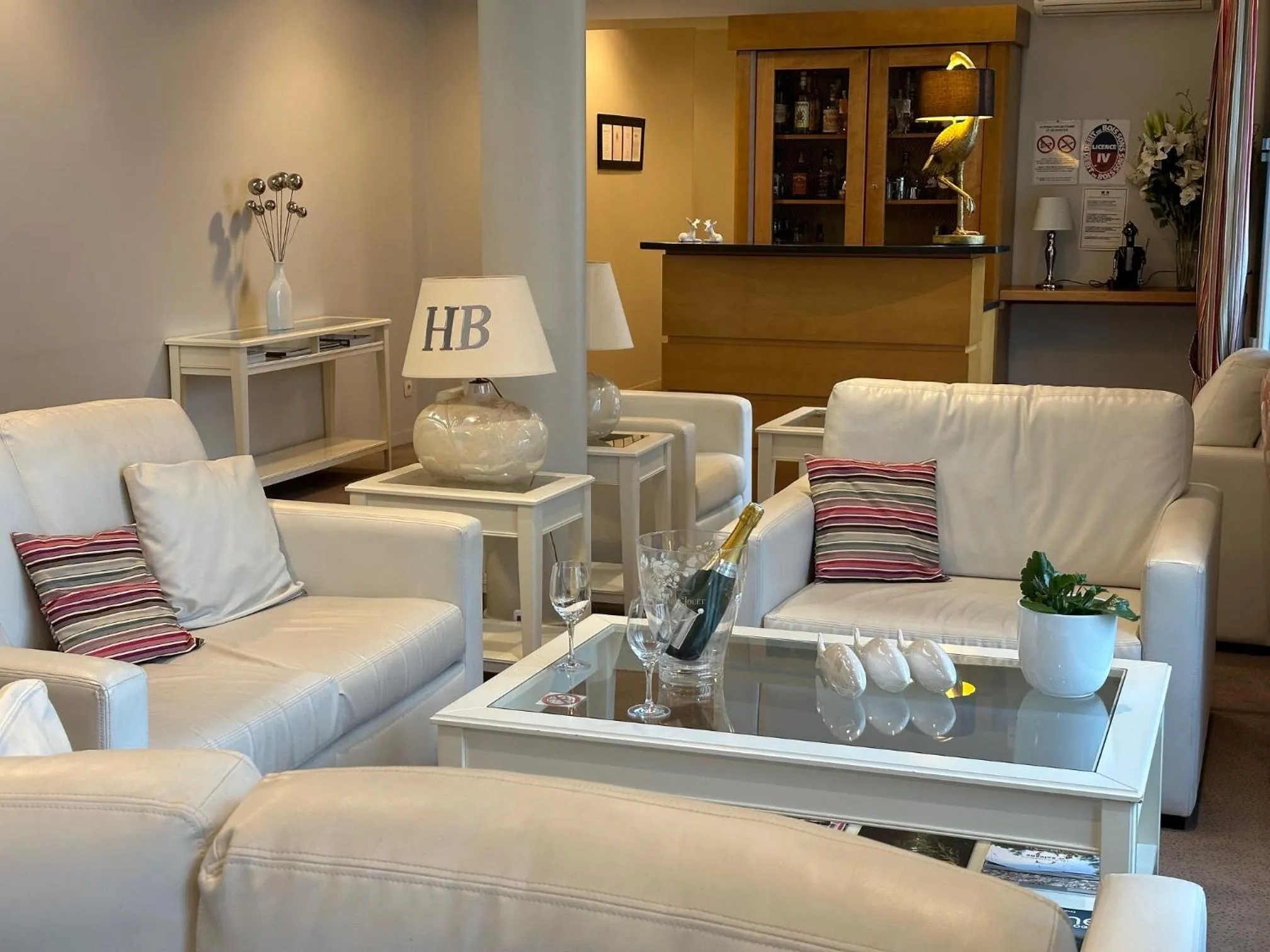 Lounge or bar in Hôtel Burgevin