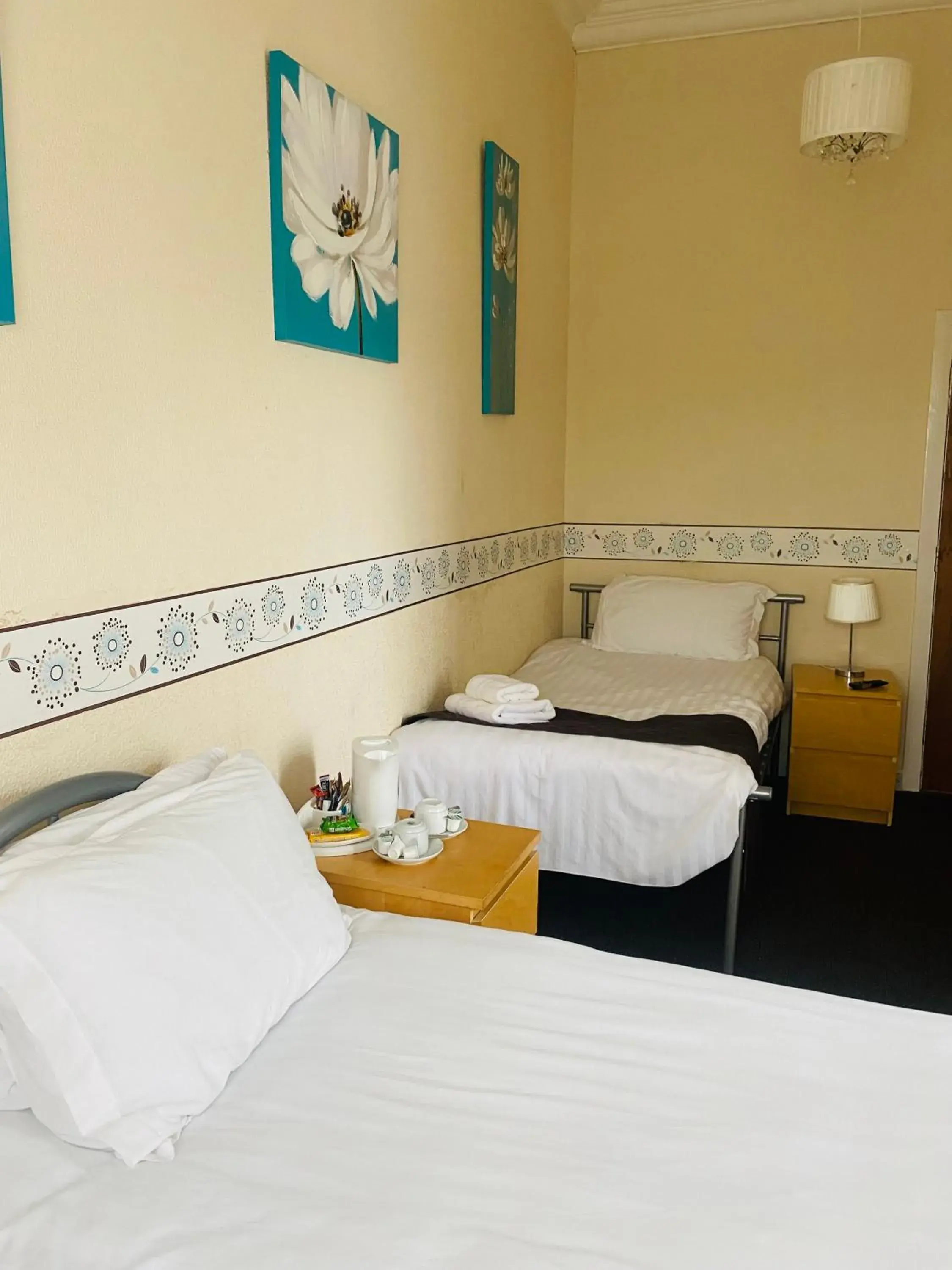 Twin Room with Bath in The Portmann Hotel Twin Room with Bath in The Portmann Hotel