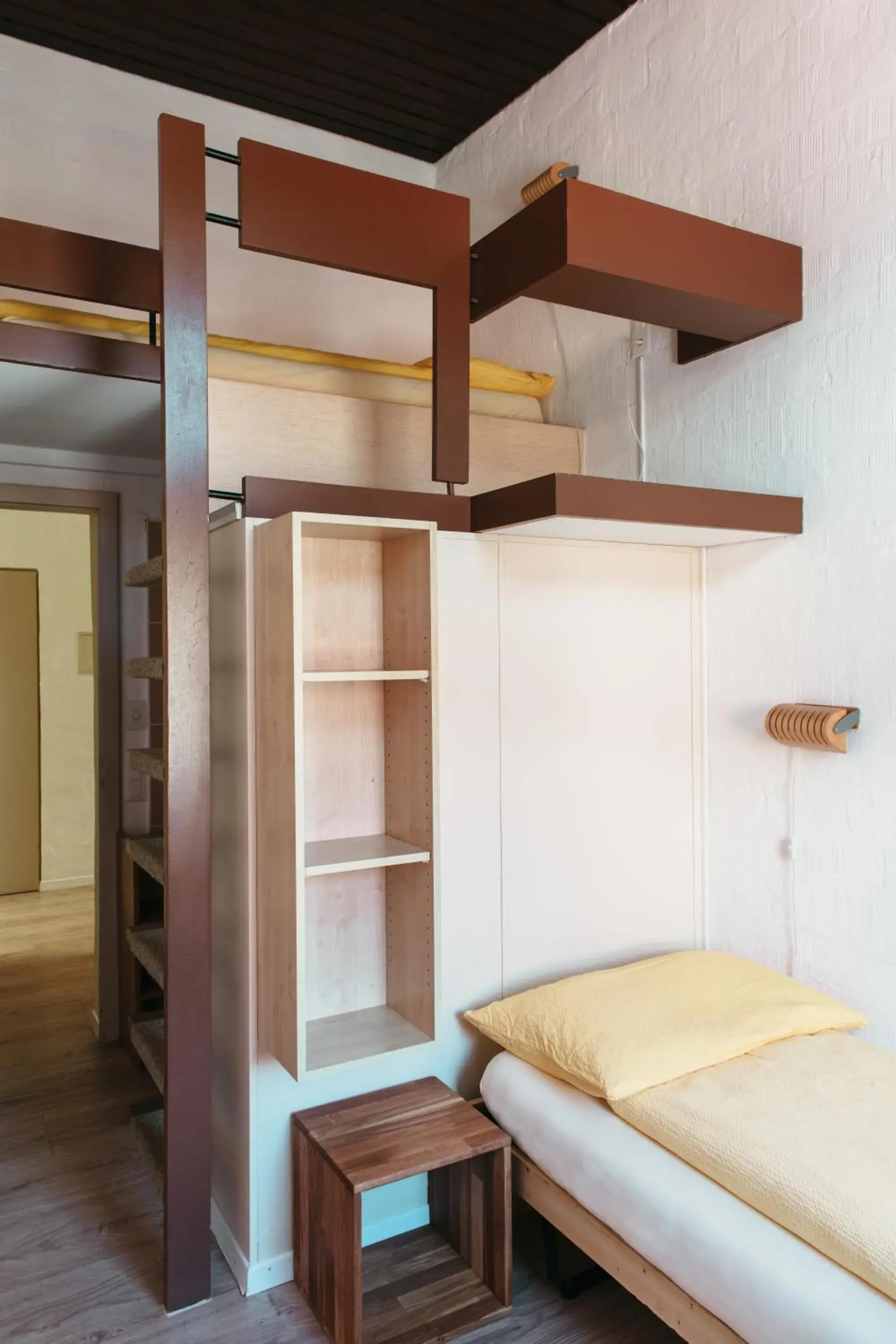 Quadruple Room with Shared Bathroom in Centro Magliaso Quadruple Room with Shared Bathroom in Centro Magliaso