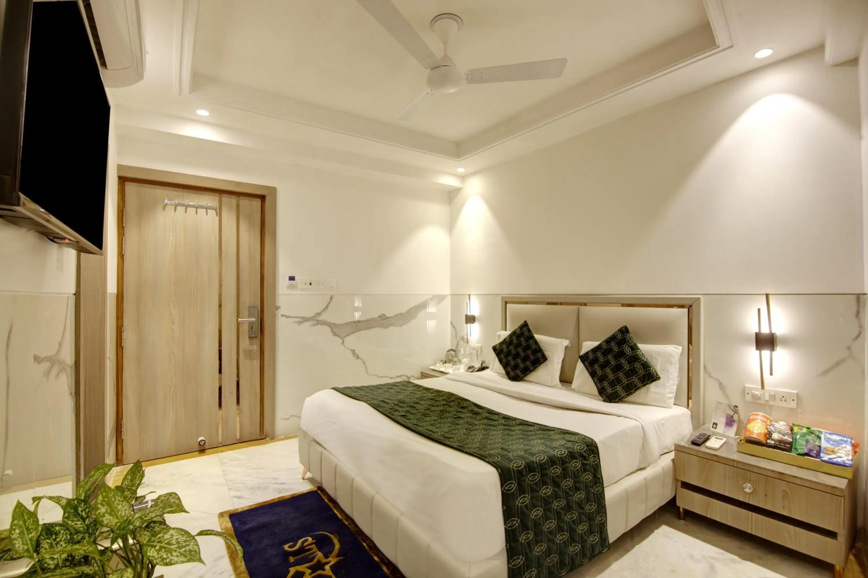 Photo of the whole room, Bed in Hotel International Inn - Near Delhi Airport