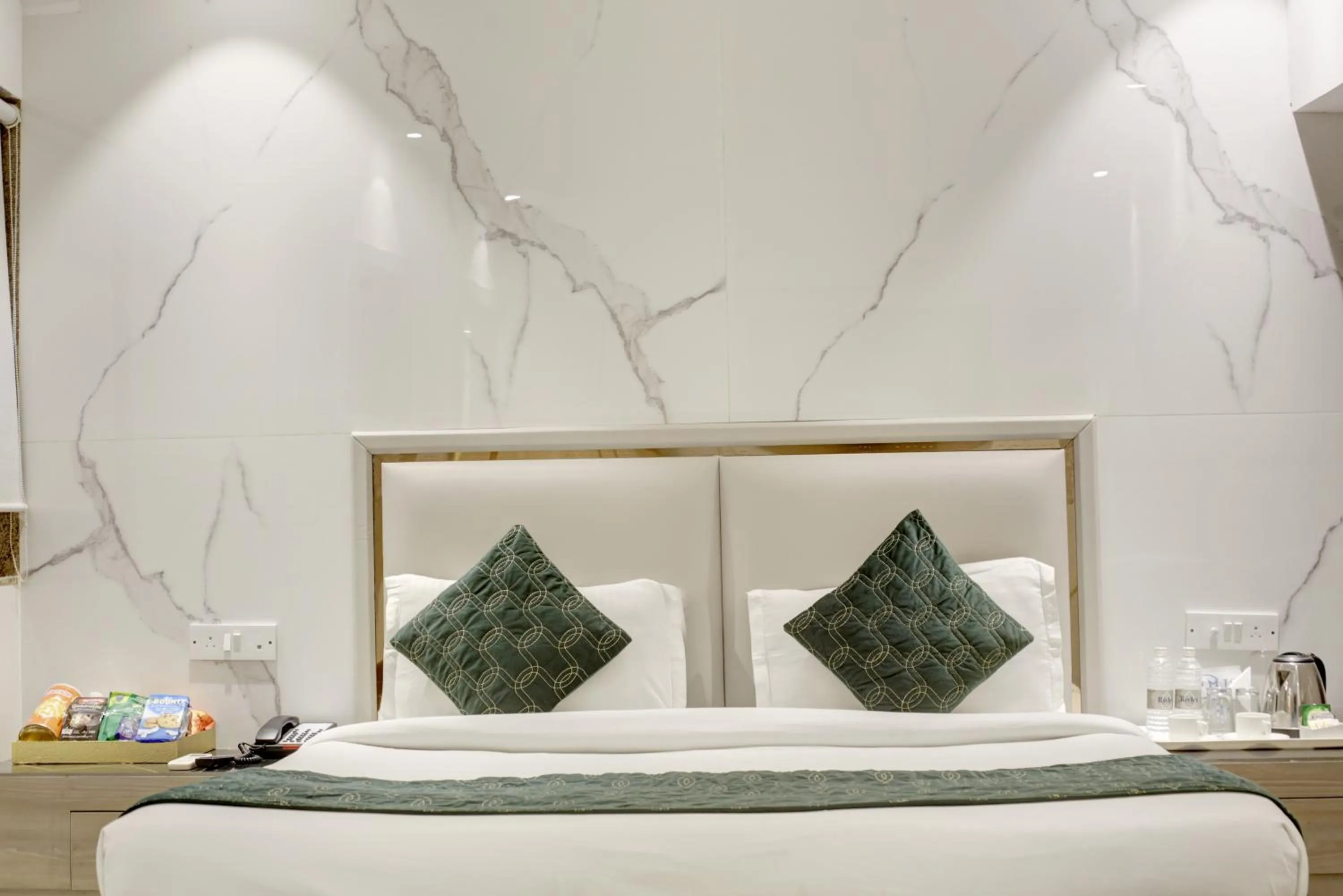 Bedroom, Bed in Hotel International Inn - Near Delhi Airport