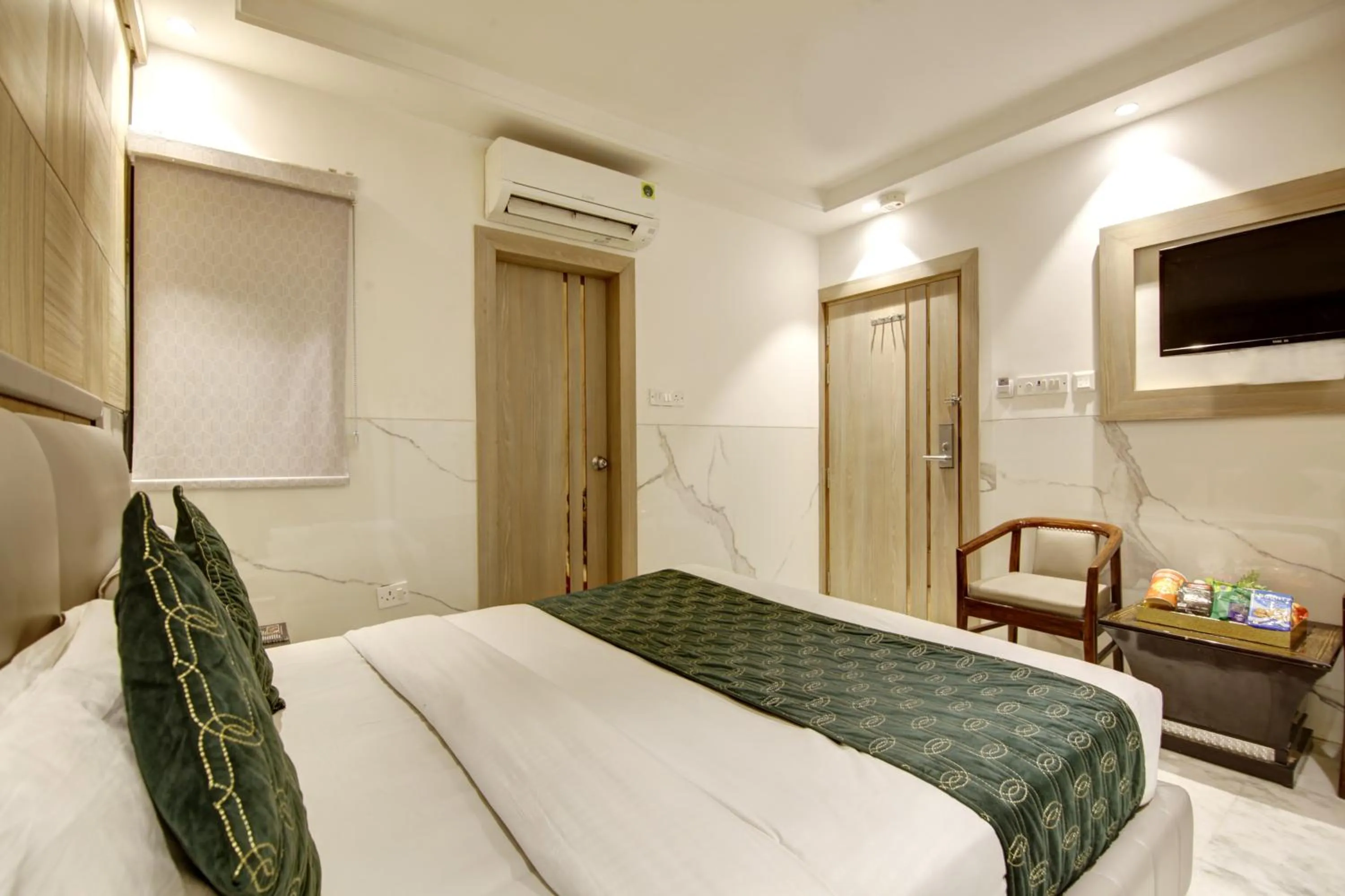 Photo of the whole room, Bed in Hotel International Inn - Near Delhi Airport