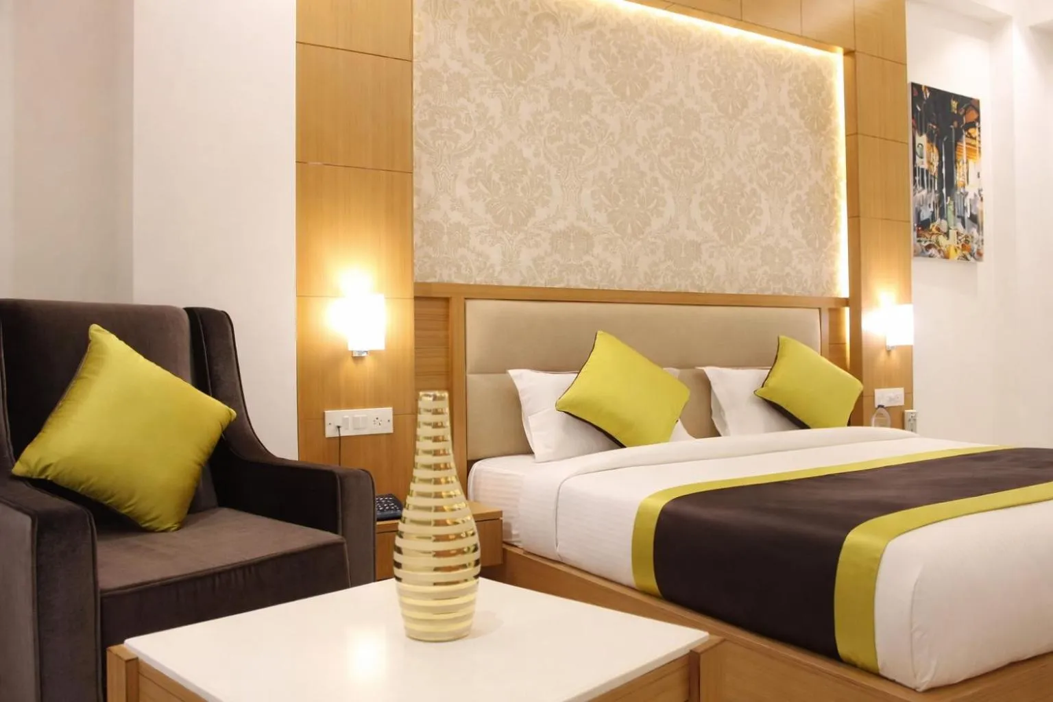 Bedroom, Bed in Hotel International Inn - Near Delhi Airport