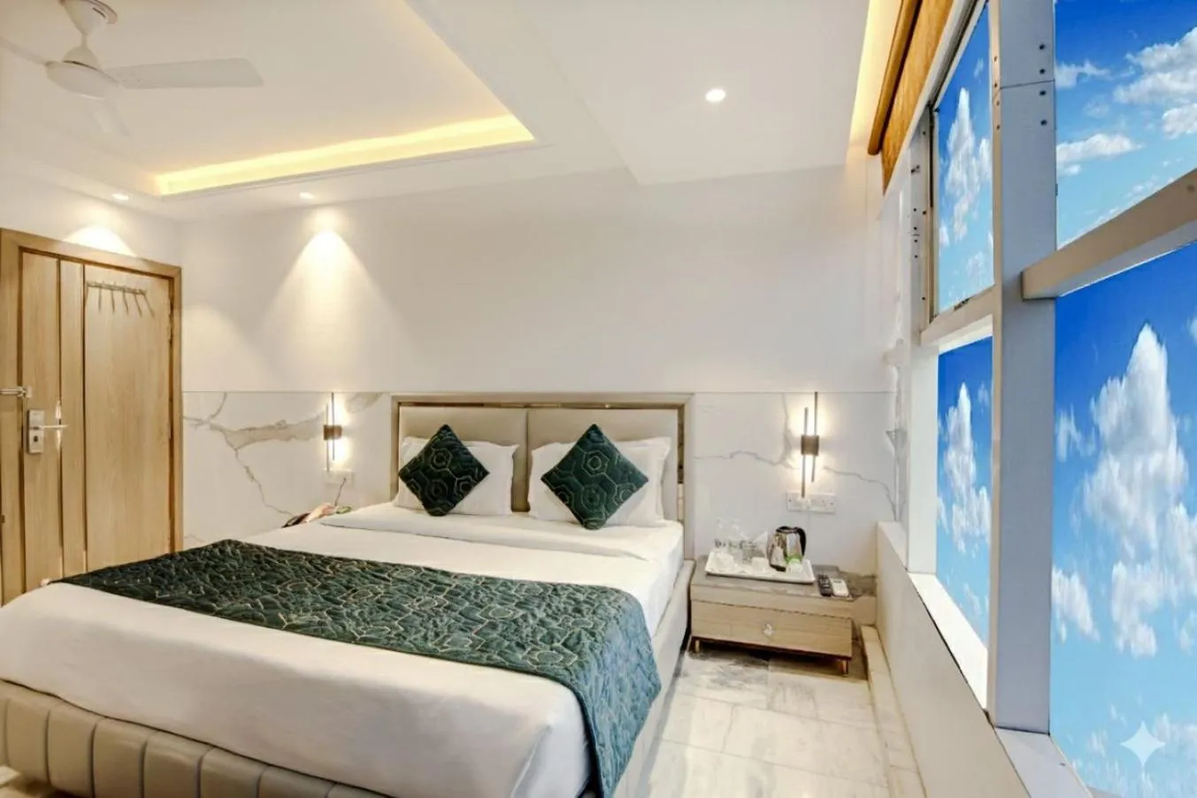 Bedroom, Bed in Hotel International Inn - Near Delhi Airport