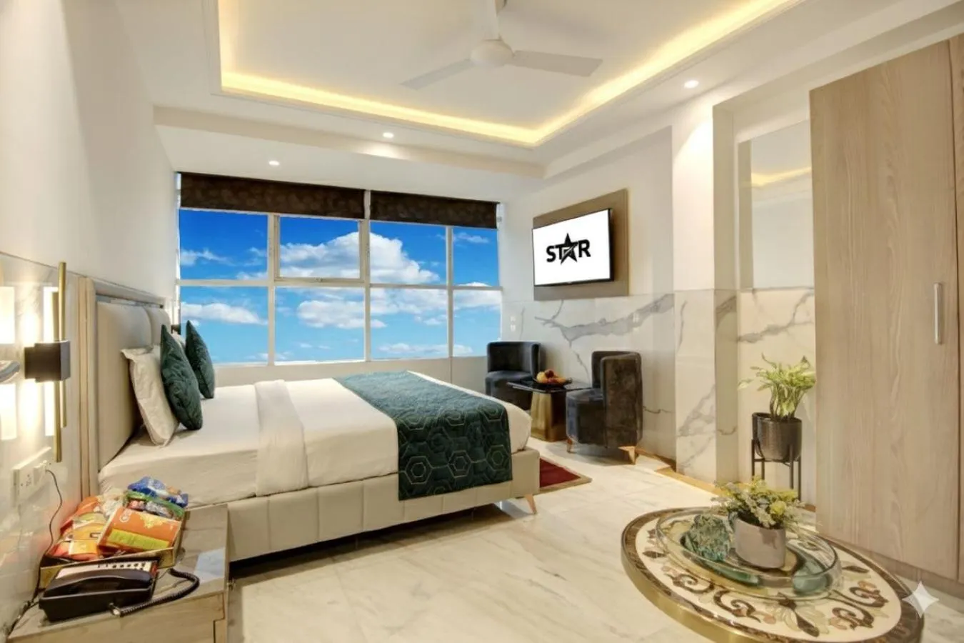 Bedroom, Bed in Hotel International Inn - Near Delhi Airport