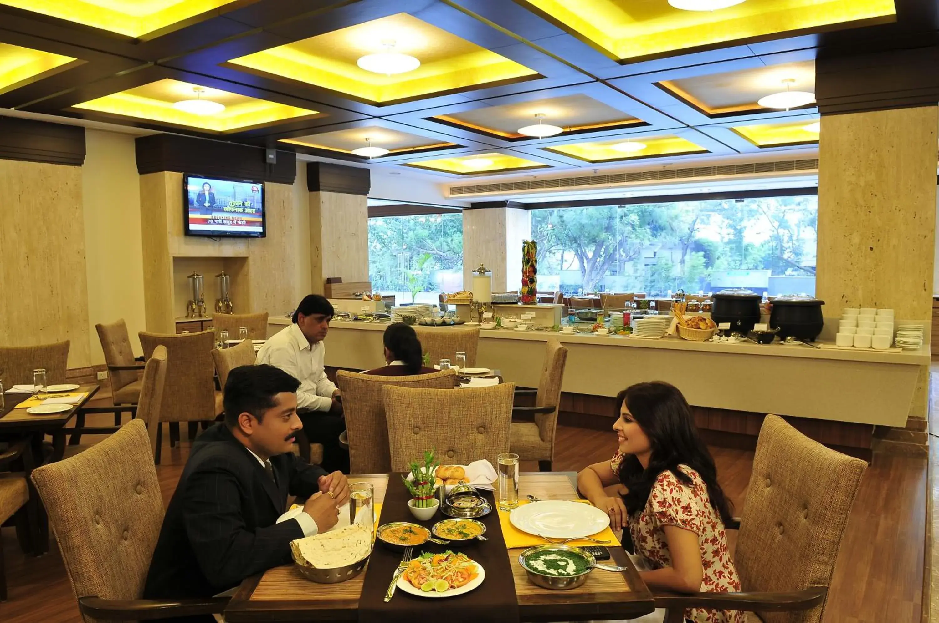 Restaurant/places to eat in The Cambay Grand Restaurant/places to eat in The Cambay Grand