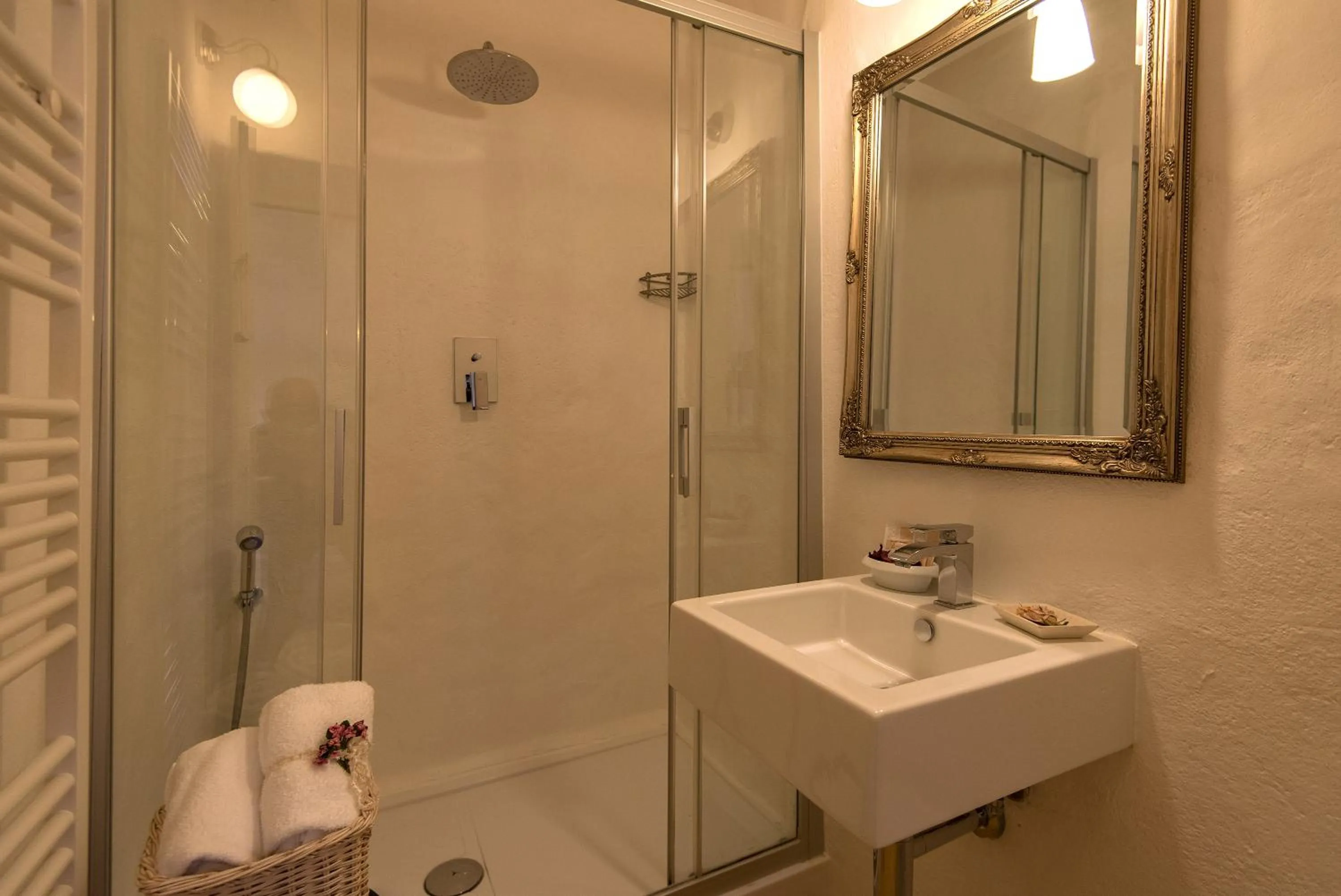 Shower in B&B Country House Poggio Del Drago