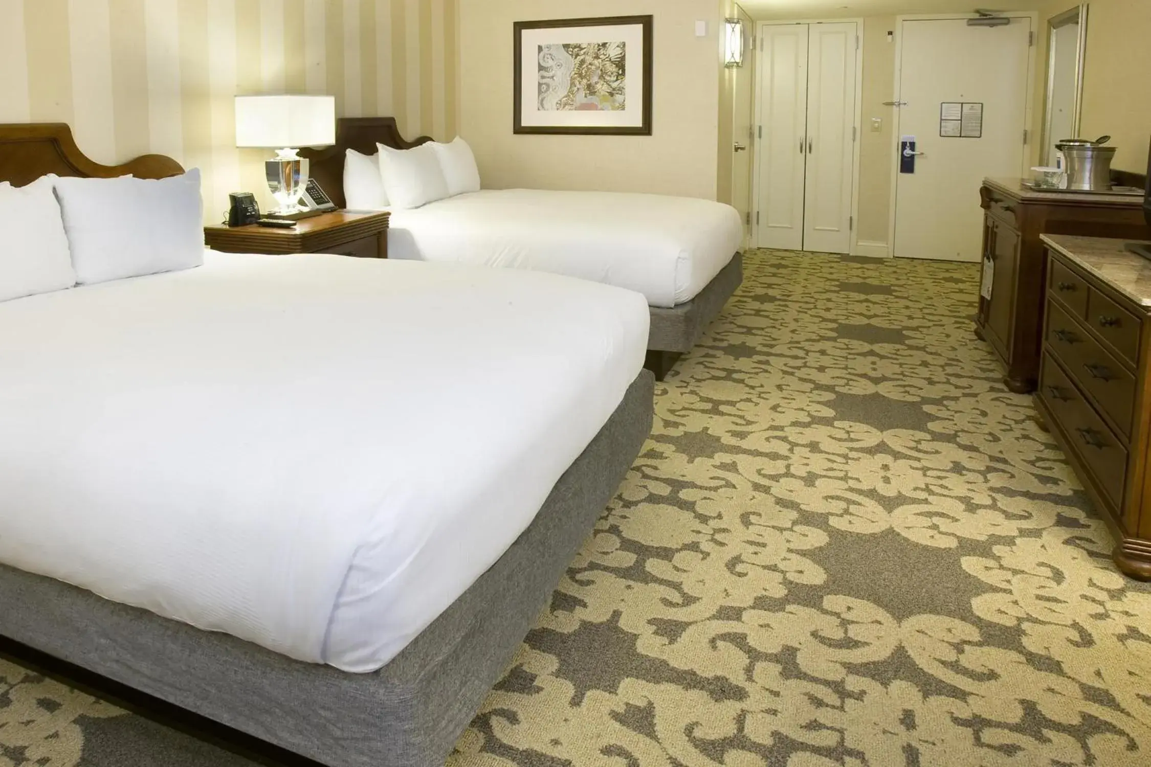 Standard Queen Room with Two Queen Beds in Hilton New Orleans Riverside Standard Queen Room with Two Queen Beds in Hilton New Orleans Riverside