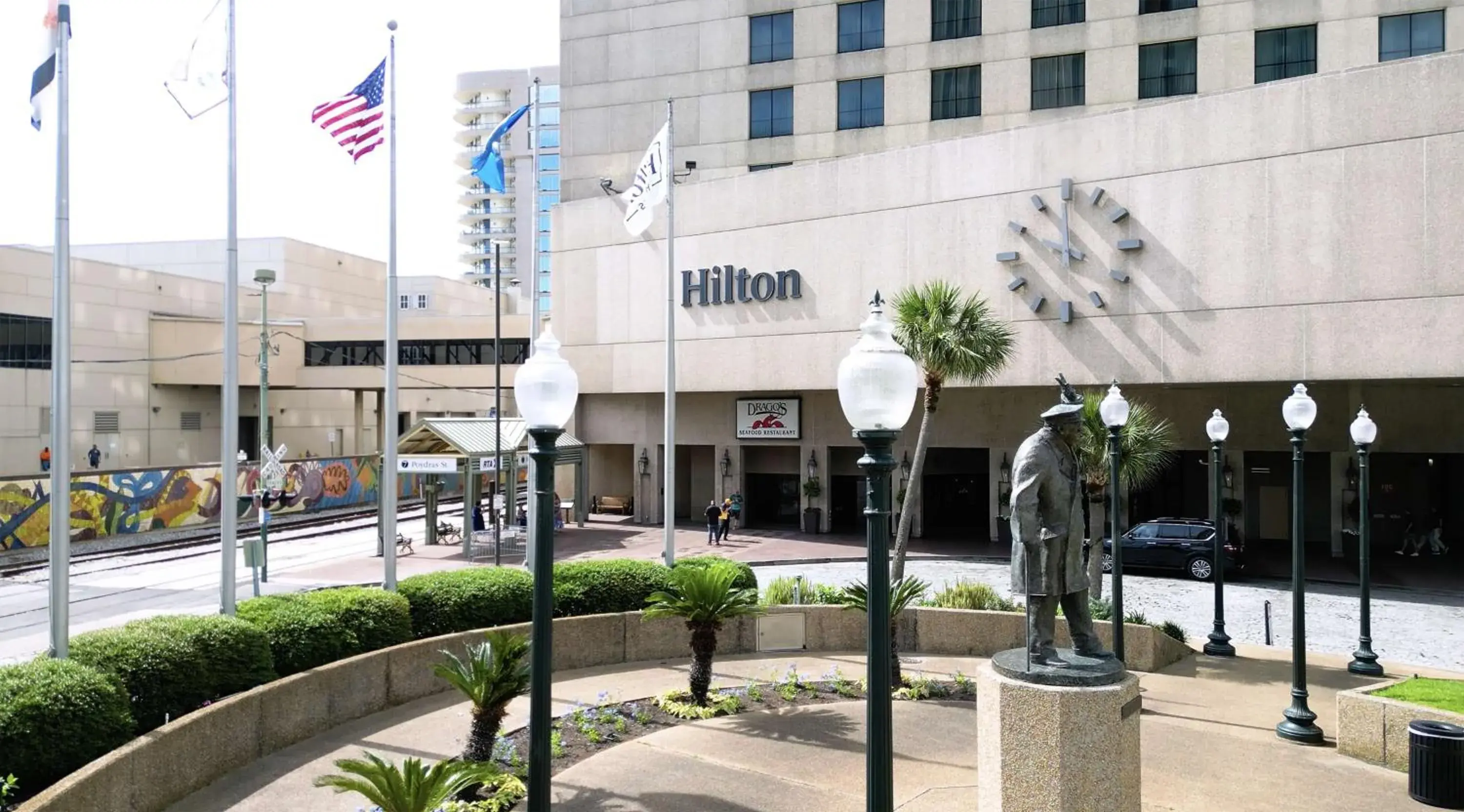 Property building in Hilton New Orleans Riverside Property building in Hilton New Orleans Riverside