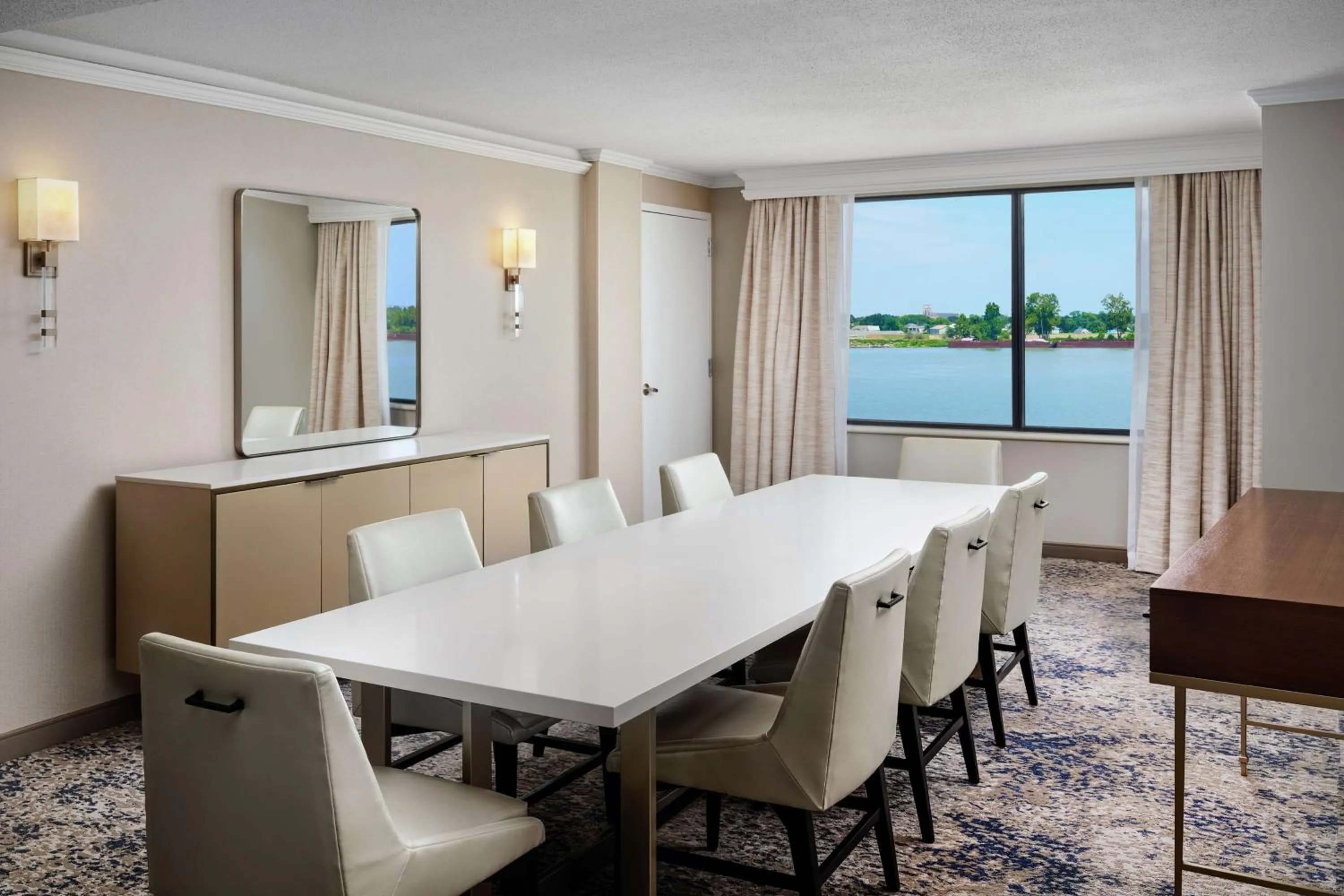 Living room in Hilton New Orleans Riverside