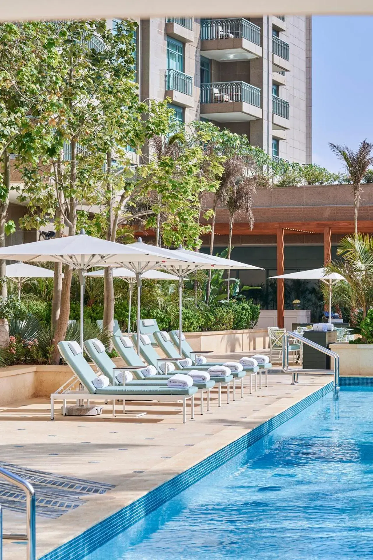 Swimming pool in Four Seasons Hotel Cairo at Nile Plaza Swimming pool in Four Seasons Hotel Cairo at Nile Plaza