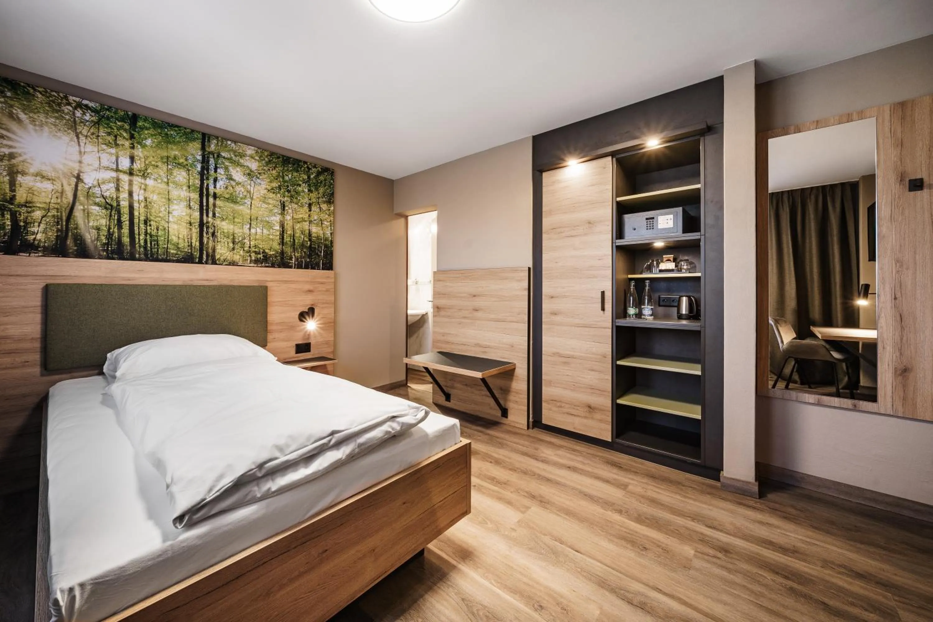 Bed in Hotel Linde - 24h Self Check-in