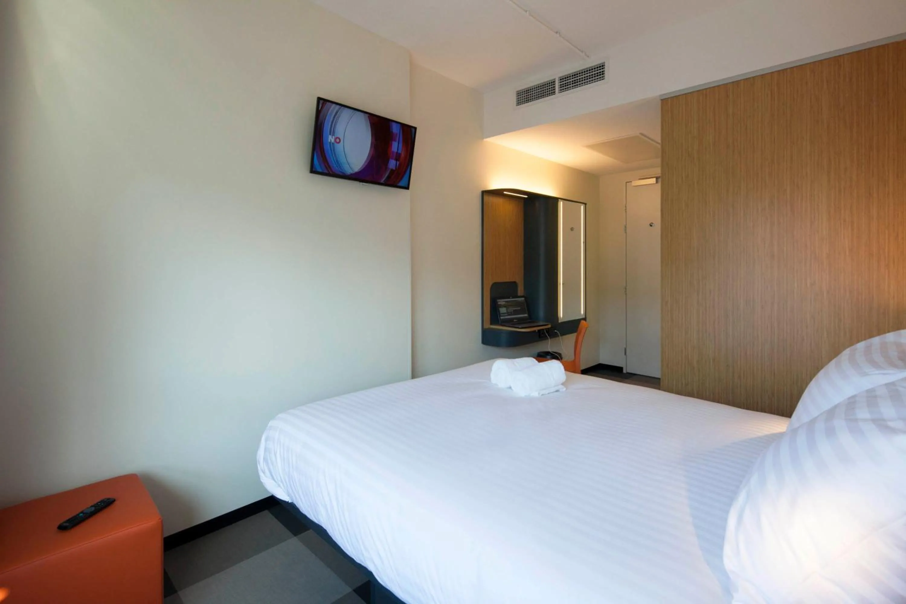 Bed in easyHotel The Hague Scheveningen Beach