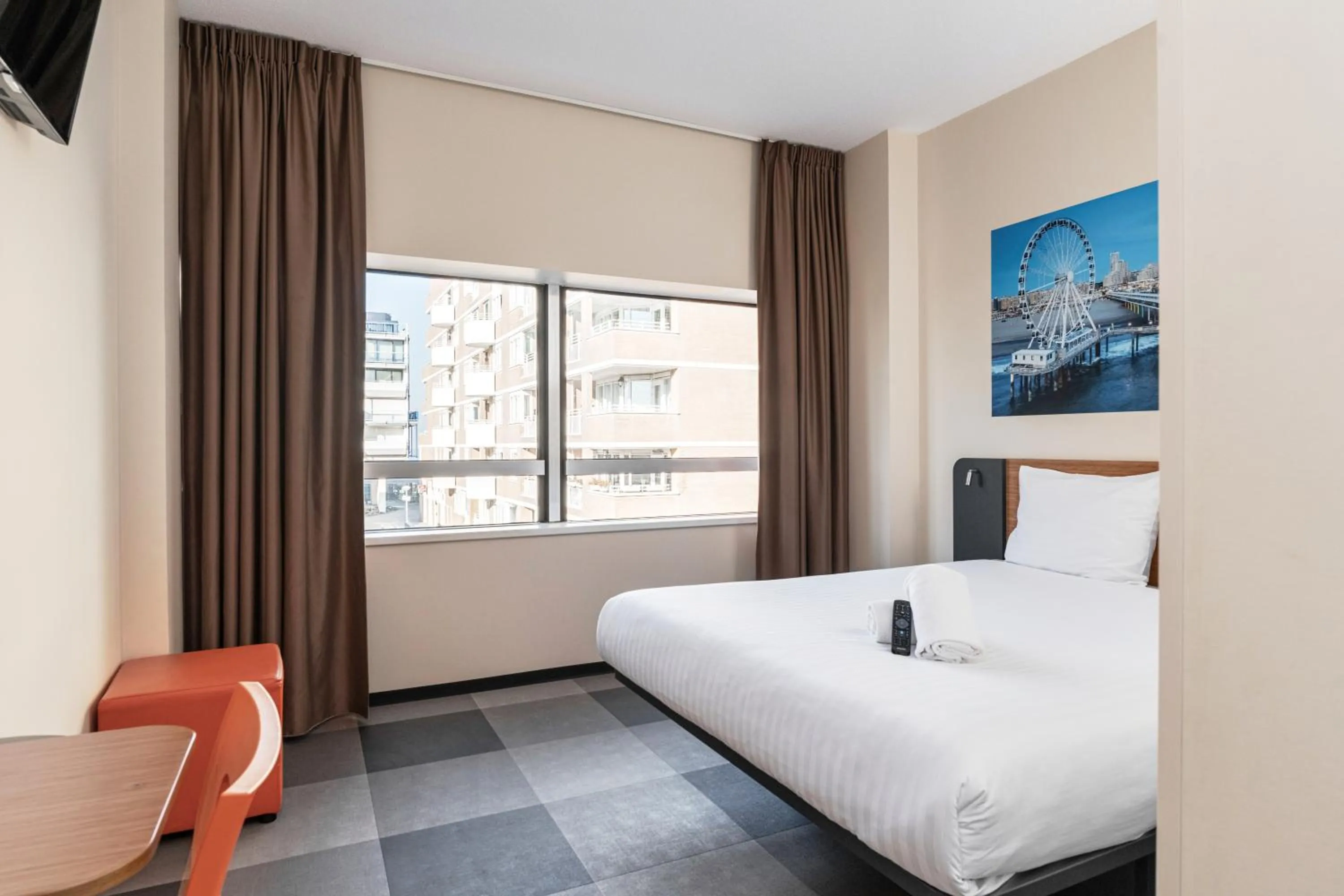 Bed in easyHotel The Hague Scheveningen Beach