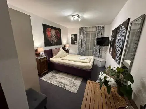 Single Room with Private Bathroom - single occupancy in Hotel Goldene Rose Single Room with Private Bathroom - single occupancy in Hotel Goldene Rose