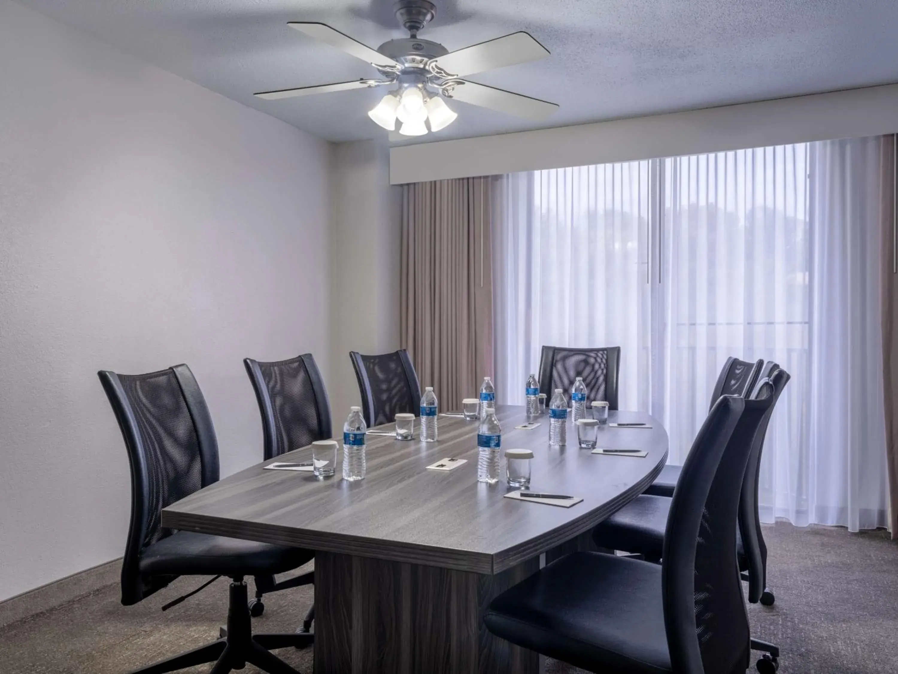 Executive King Suite - Non-Smoking in Embassy Suites Baltimore - North/Hunt Valley Executive King Suite - Non-Smoking in Embassy Suites Baltimore - North/Hunt Valley