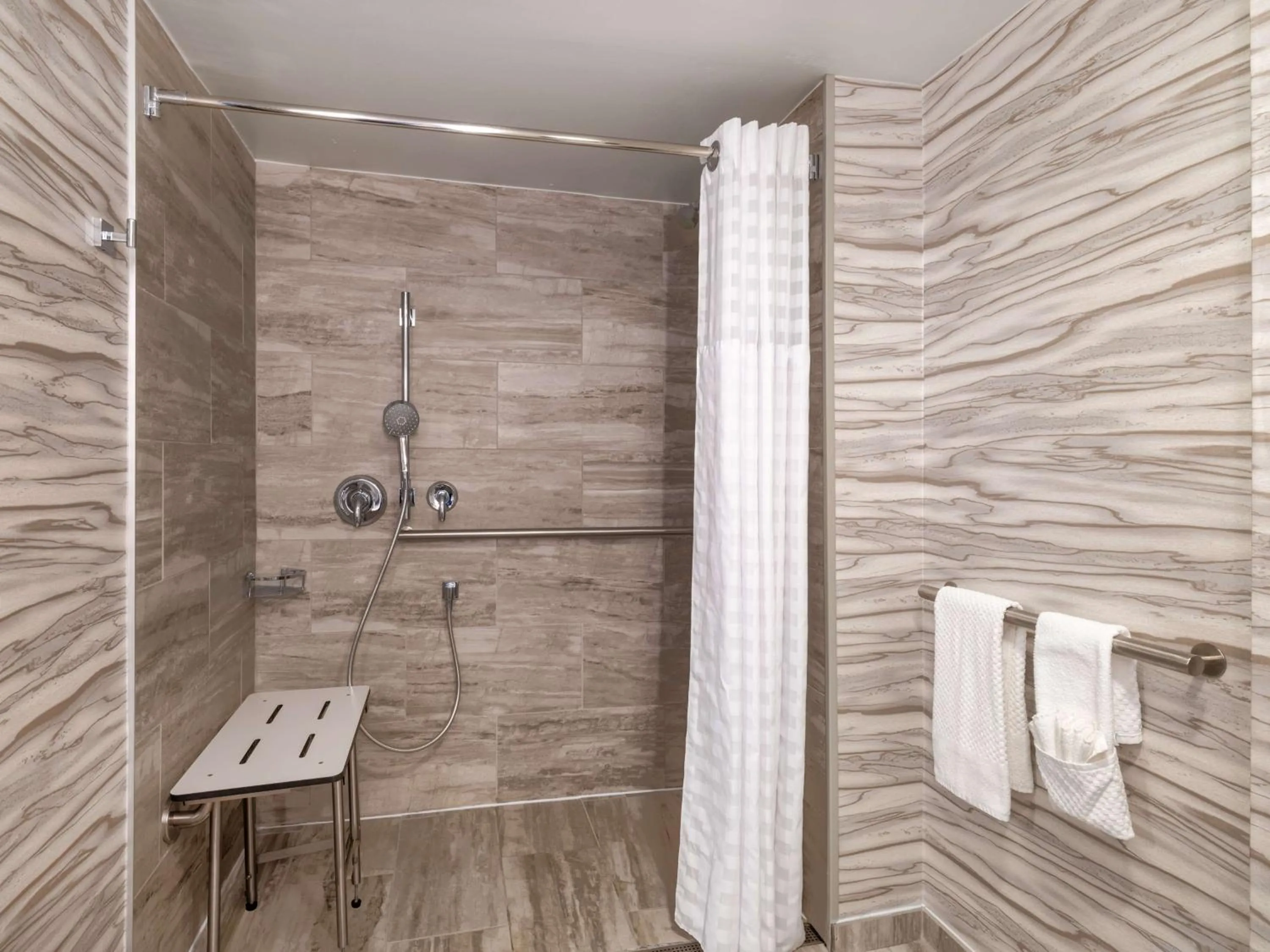 Bathroom in Embassy Suites Baltimore - North/Hunt Valley