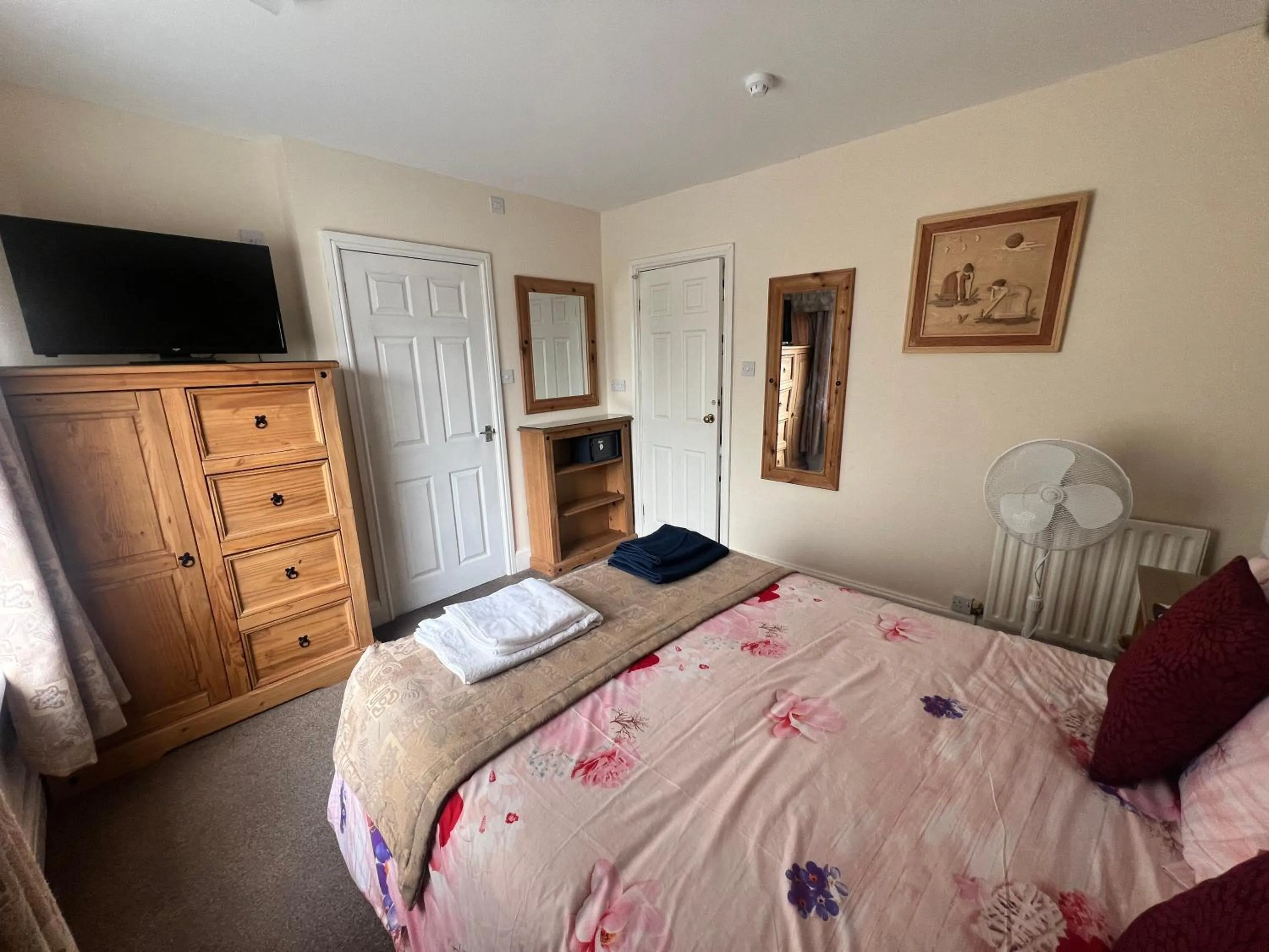 Bed in The Northdale Hotel Ltd