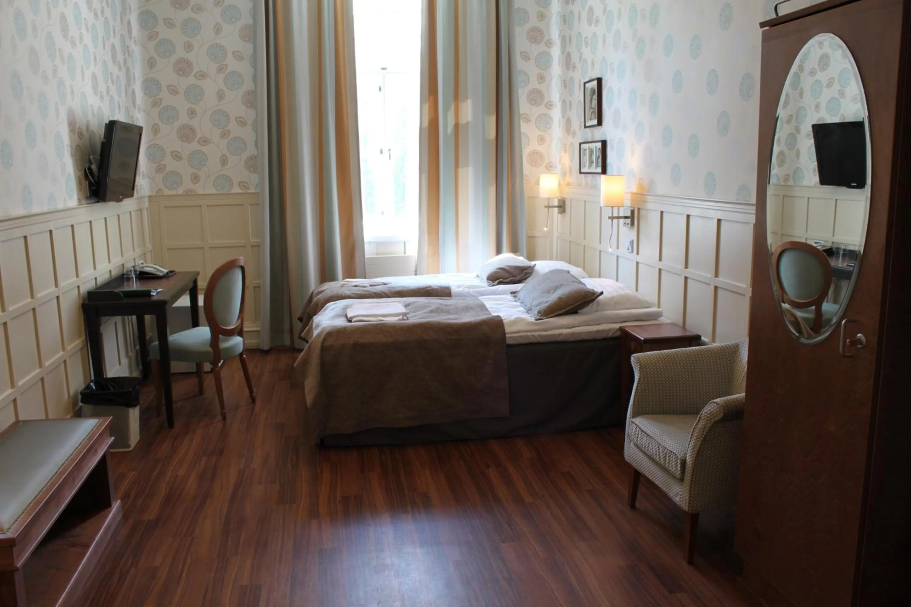 Photo of the whole room, Bed in Hotel Kruunupuisto