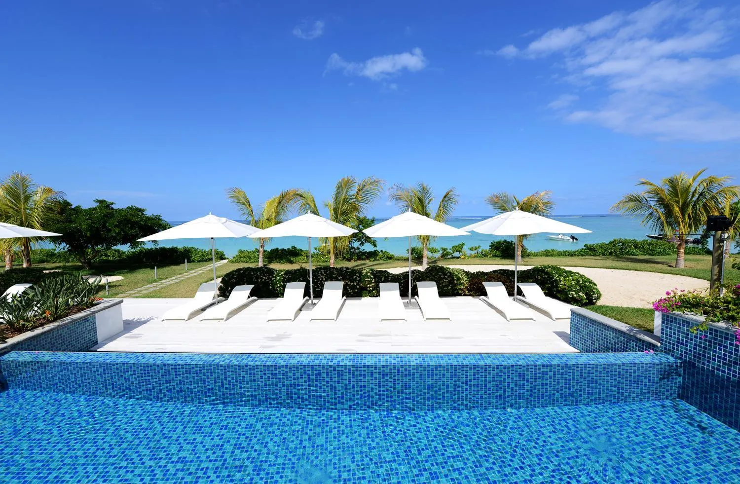 Beach in Open Sky Penthouse