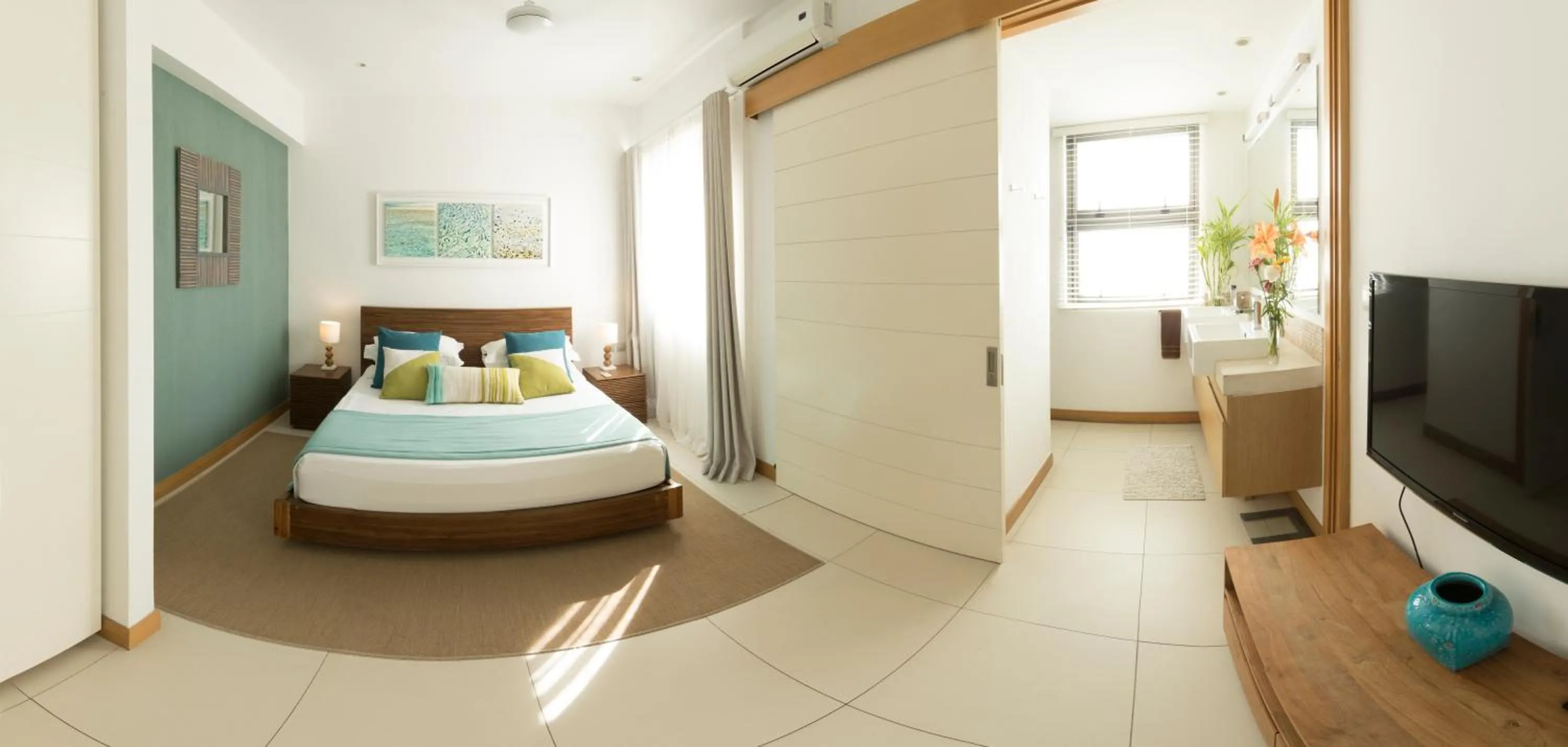 Bed in Open Sky Penthouse