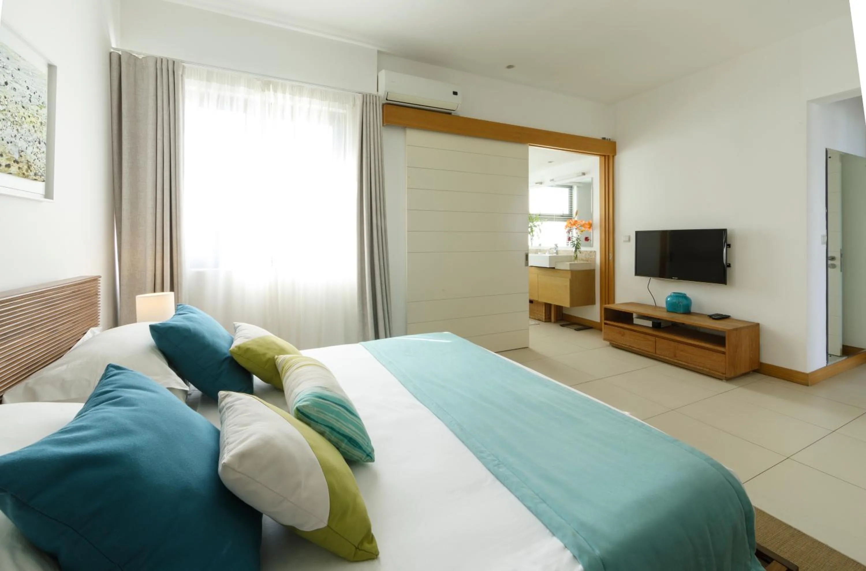 Bed in Open Sky Penthouse