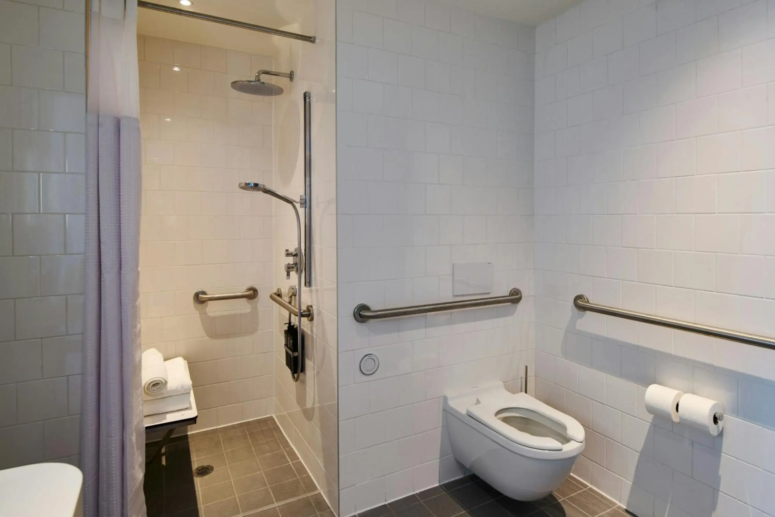 Photo of the whole room in citizenM New York Bowery Photo of the whole room in citizenM New York Bowery