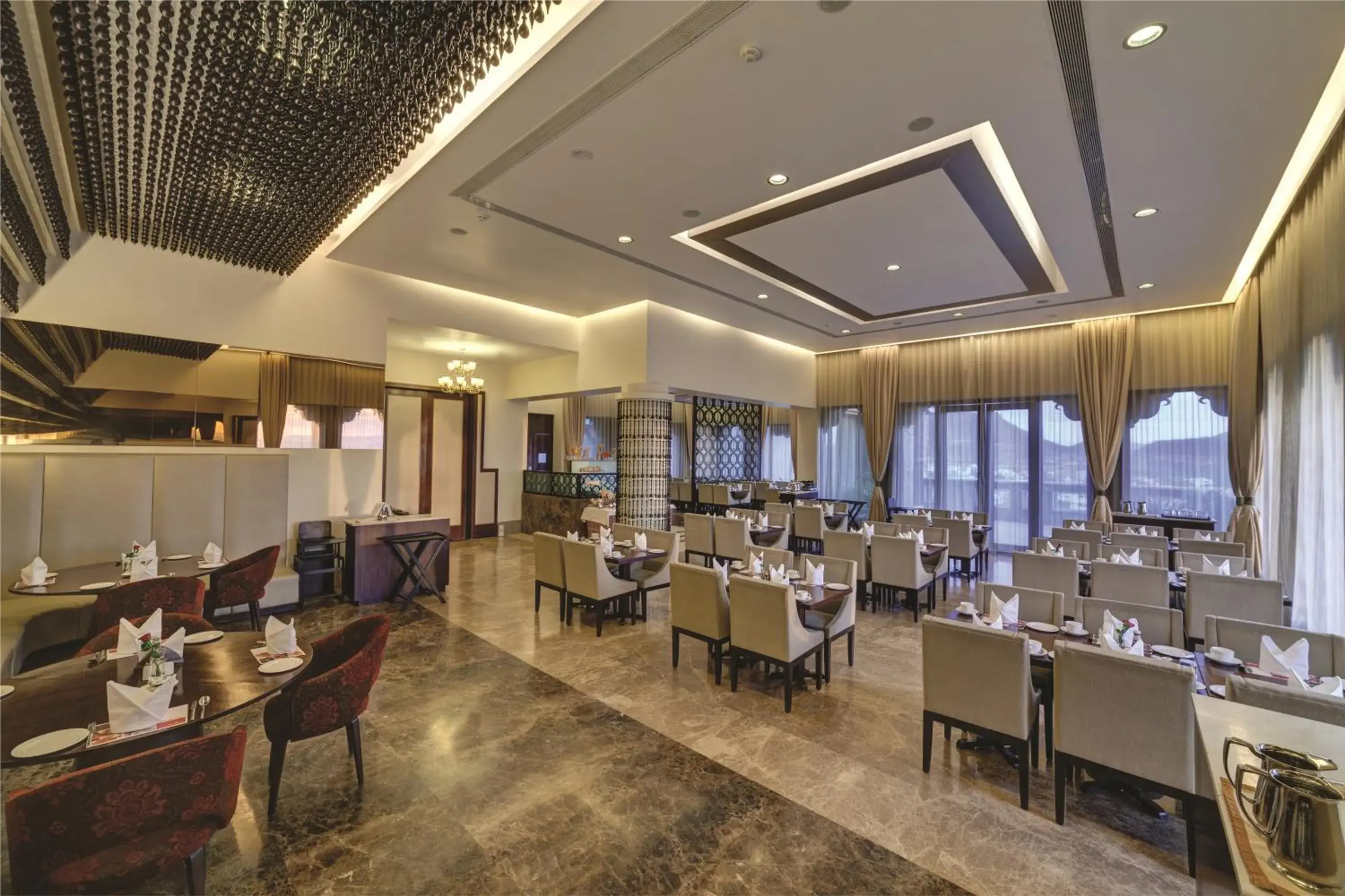 Restaurant/places to eat in Ramada by Wyndham Udaipur Resort and Spa Restaurant/places to eat in Ramada by Wyndham Udaipur Resort and Spa