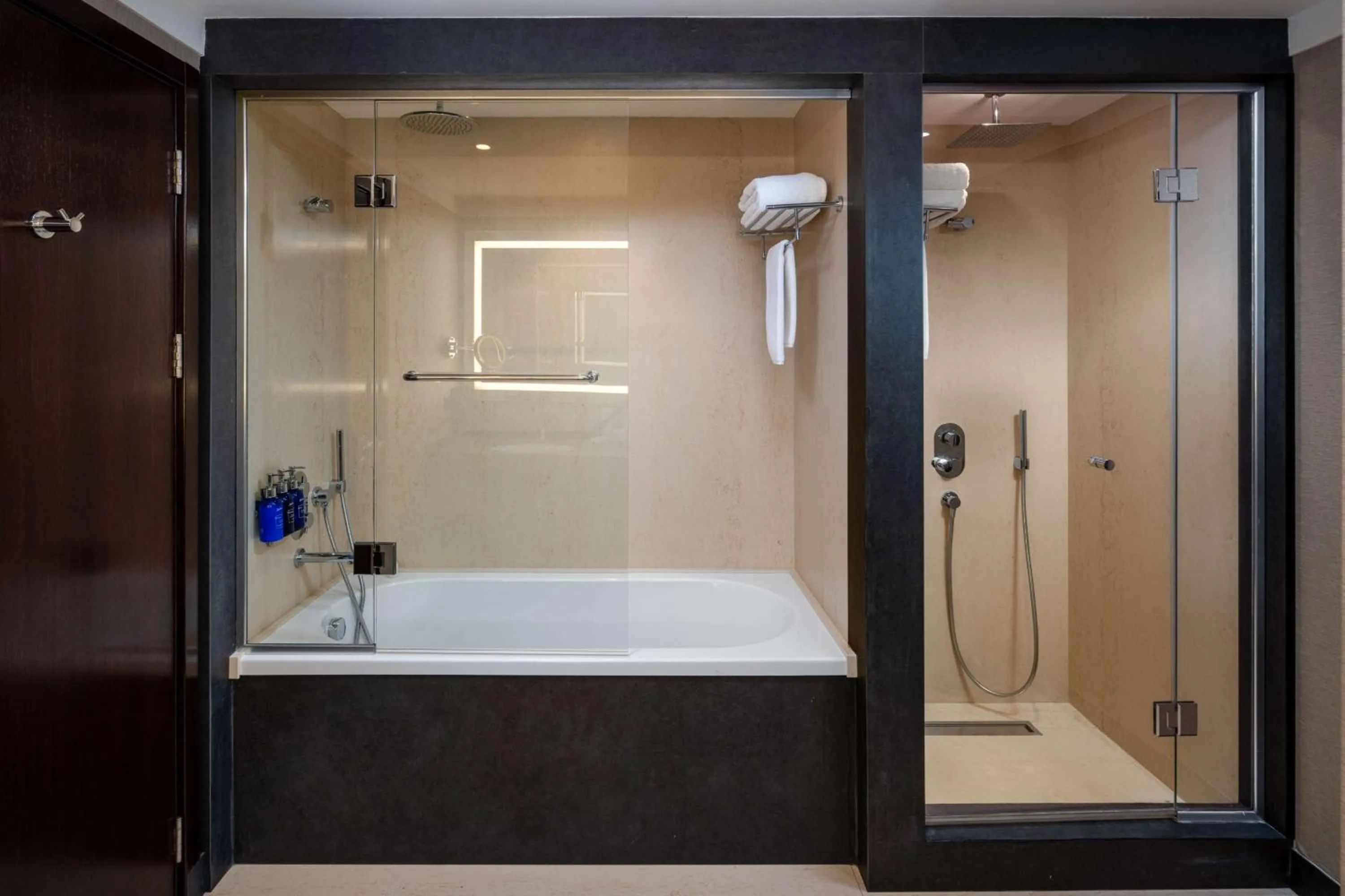 Bathroom in Radisson Blu Leogrand Hotel