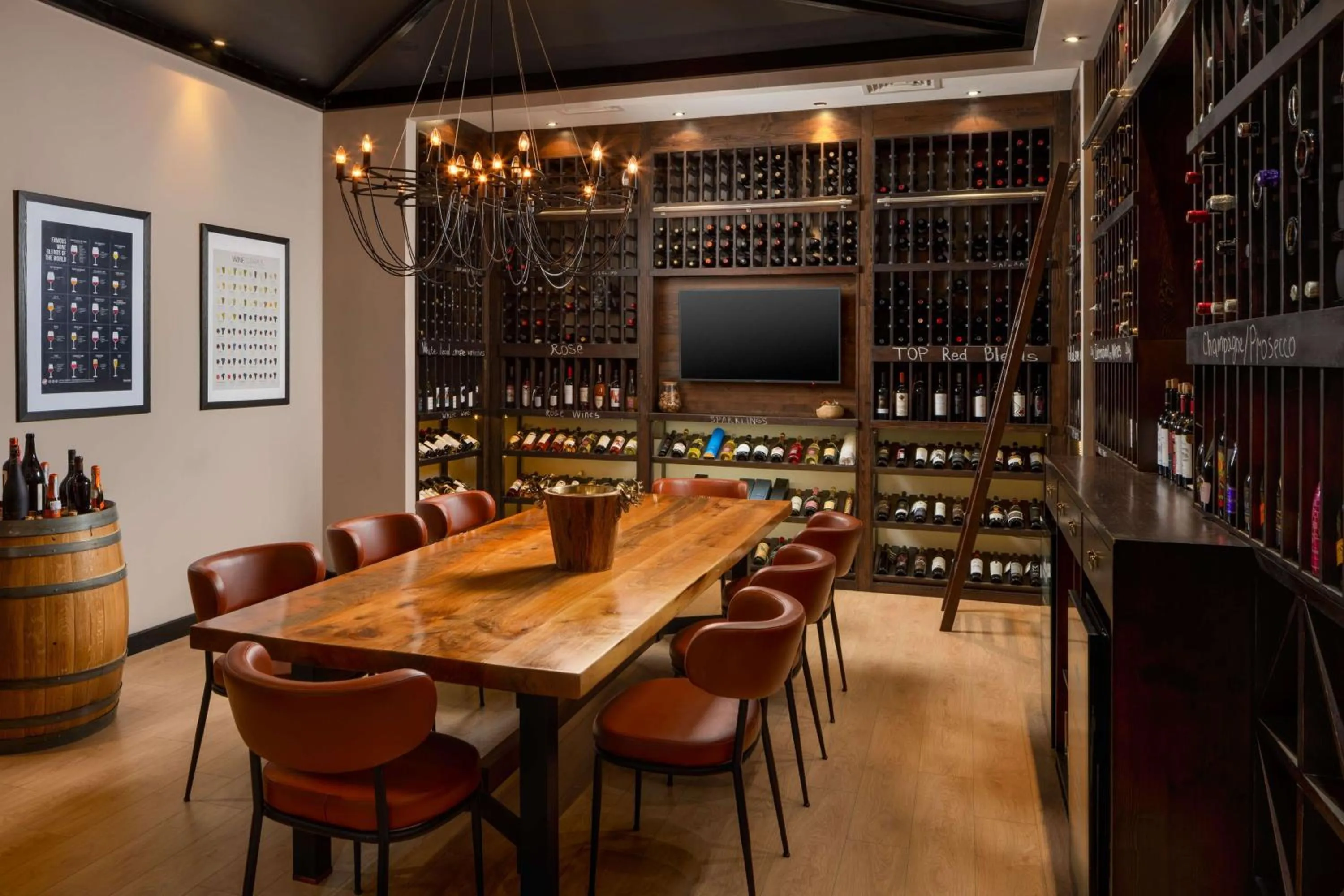 Restaurant/places to eat in Radisson Blu Leogrand Hotel