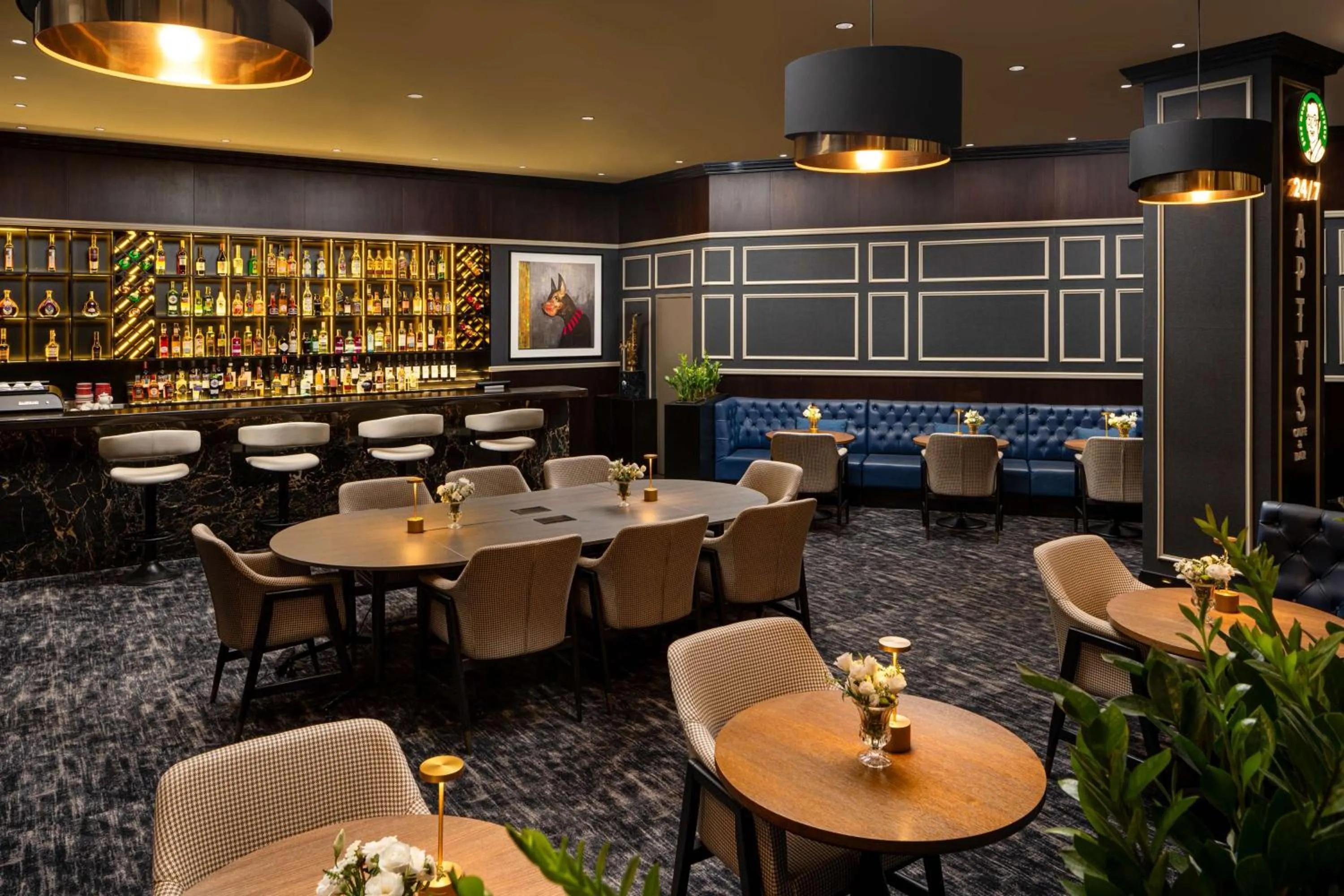 Lounge or bar in Radisson Blu Leogrand Hotel