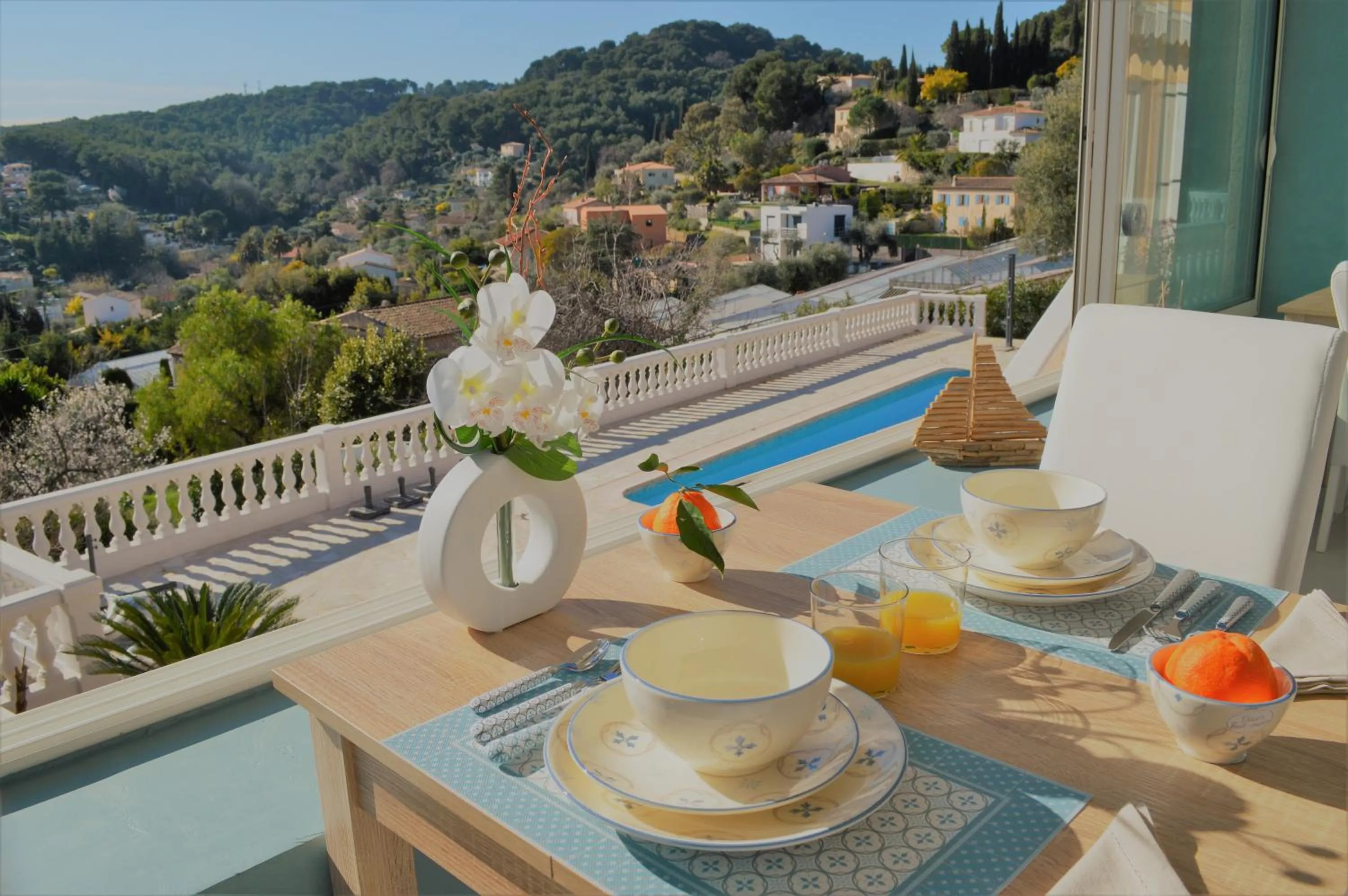 Garden view in Villa La Terre Des Lauriers