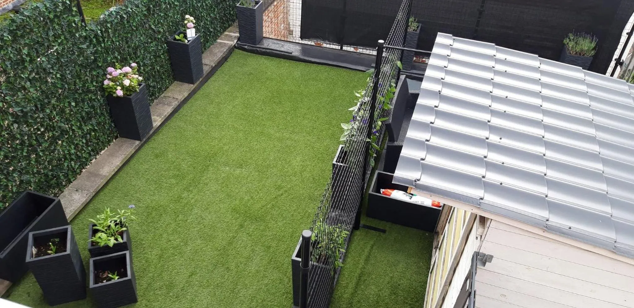 Inner courtyard view in B&B Bon-Bon 'nuit'
