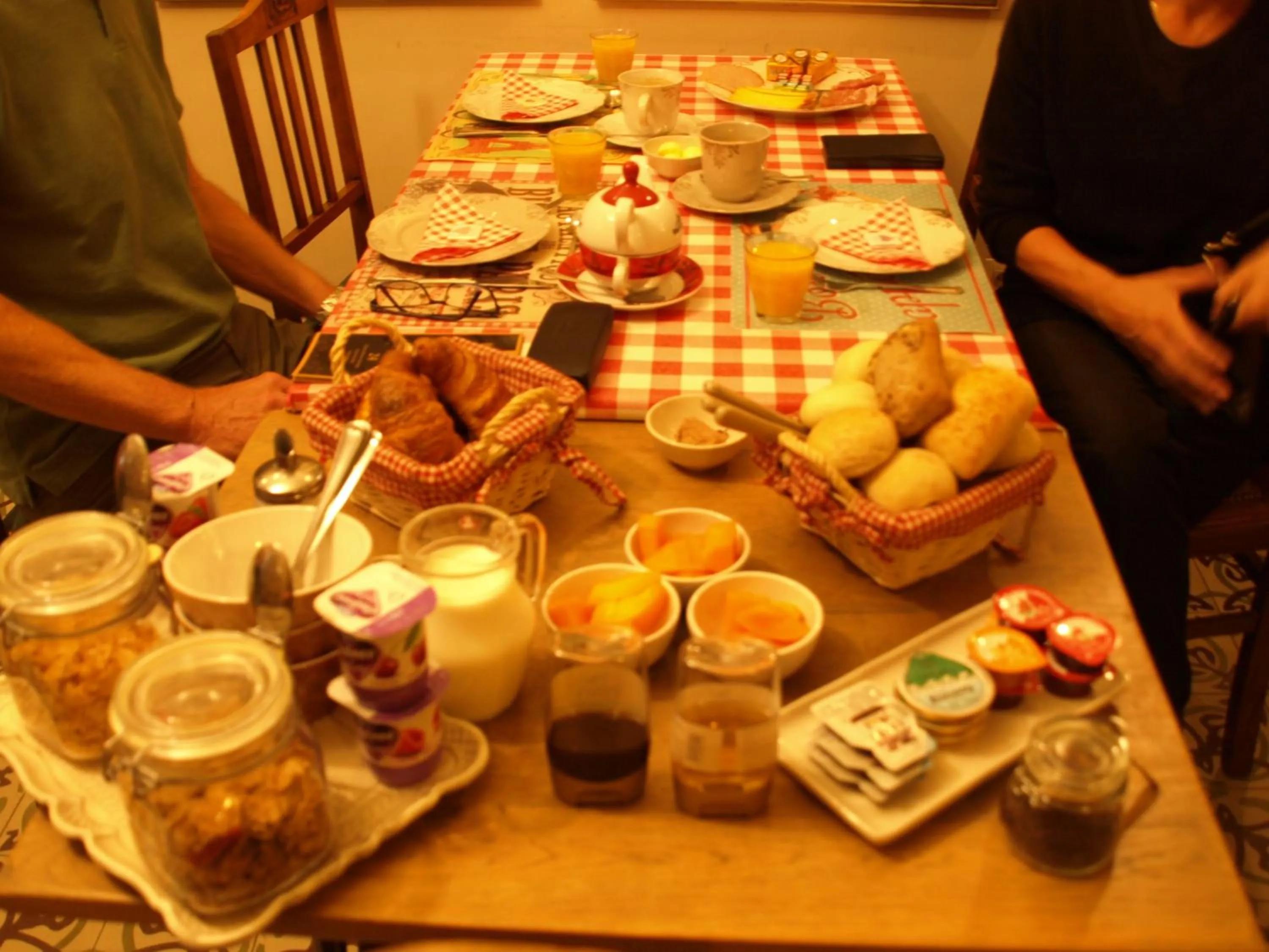 Continental breakfast in B&B Bon-Bon 'nuit'