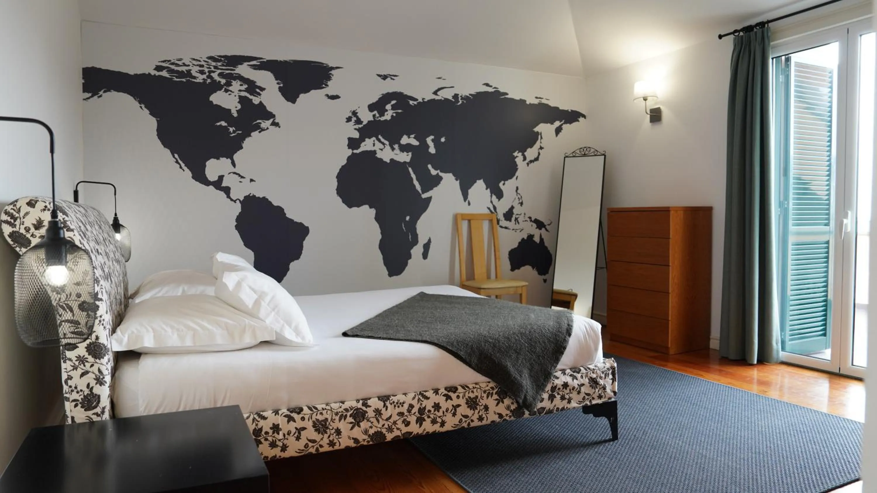 Bed in Travellers Pearl by Storytellers