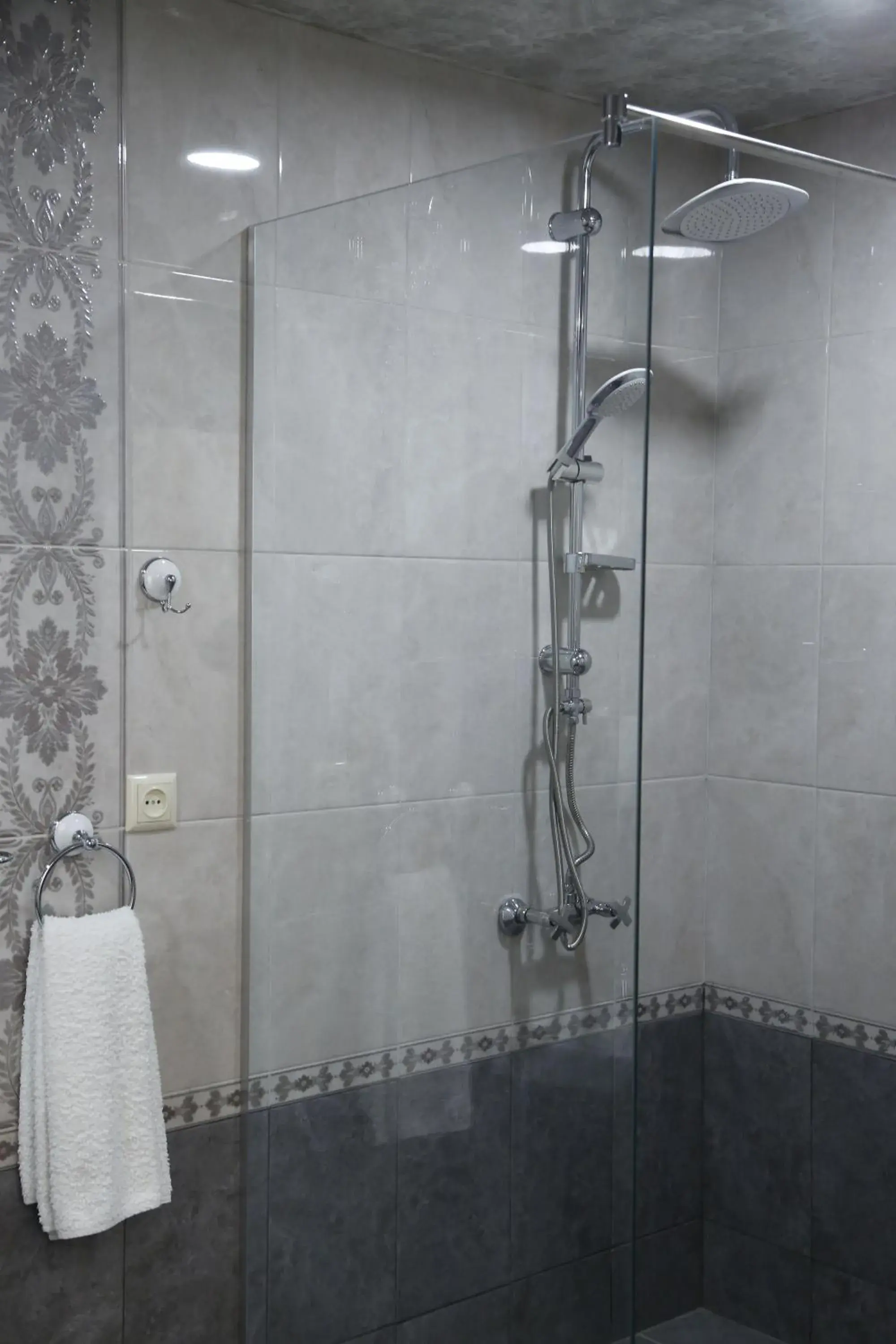 Standard Single Room in Tomu's Hotel Standard Single Room in Tomu's Hotel