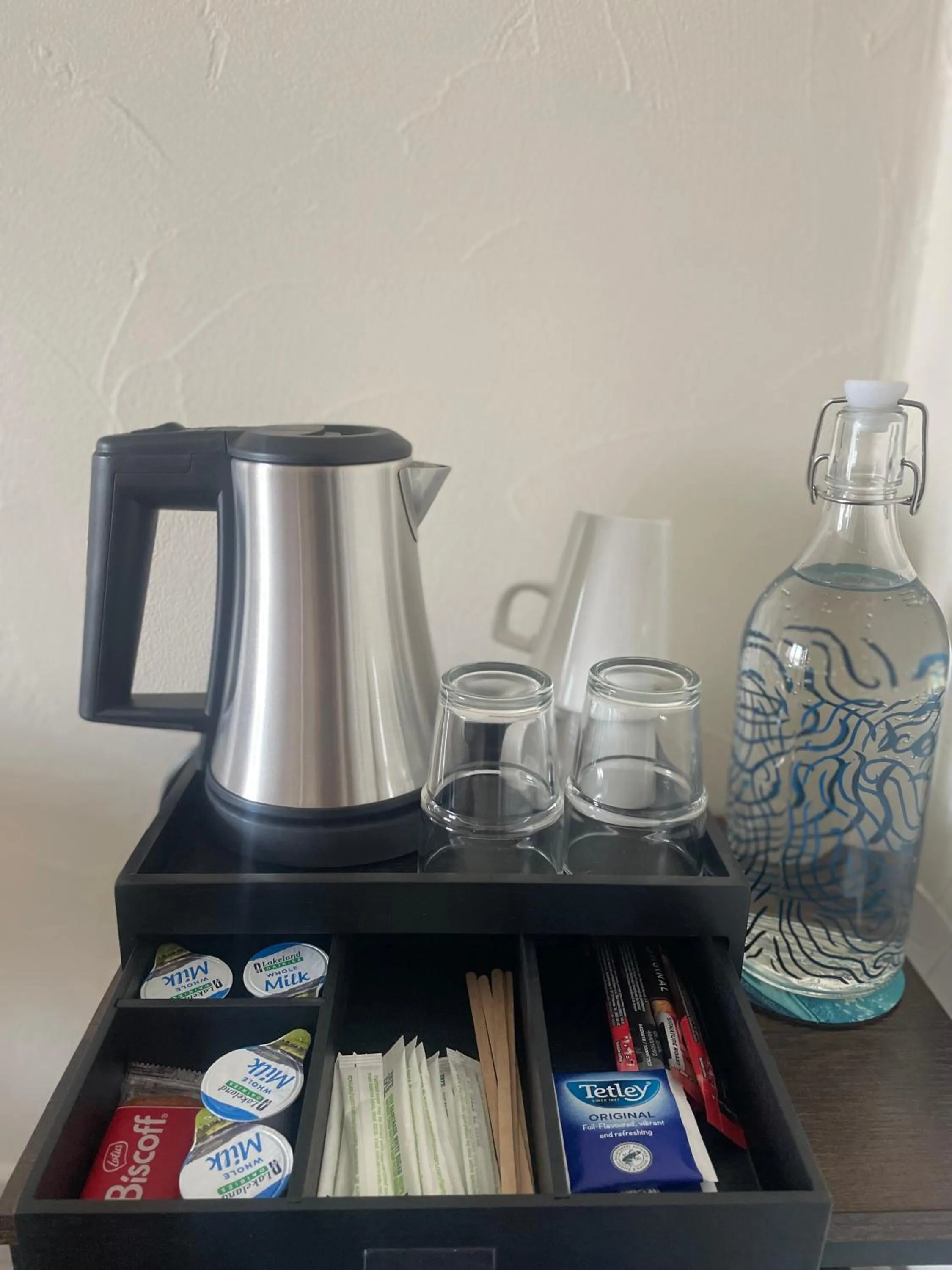 Coffee/tea facilities in Waterfront Rest B&B