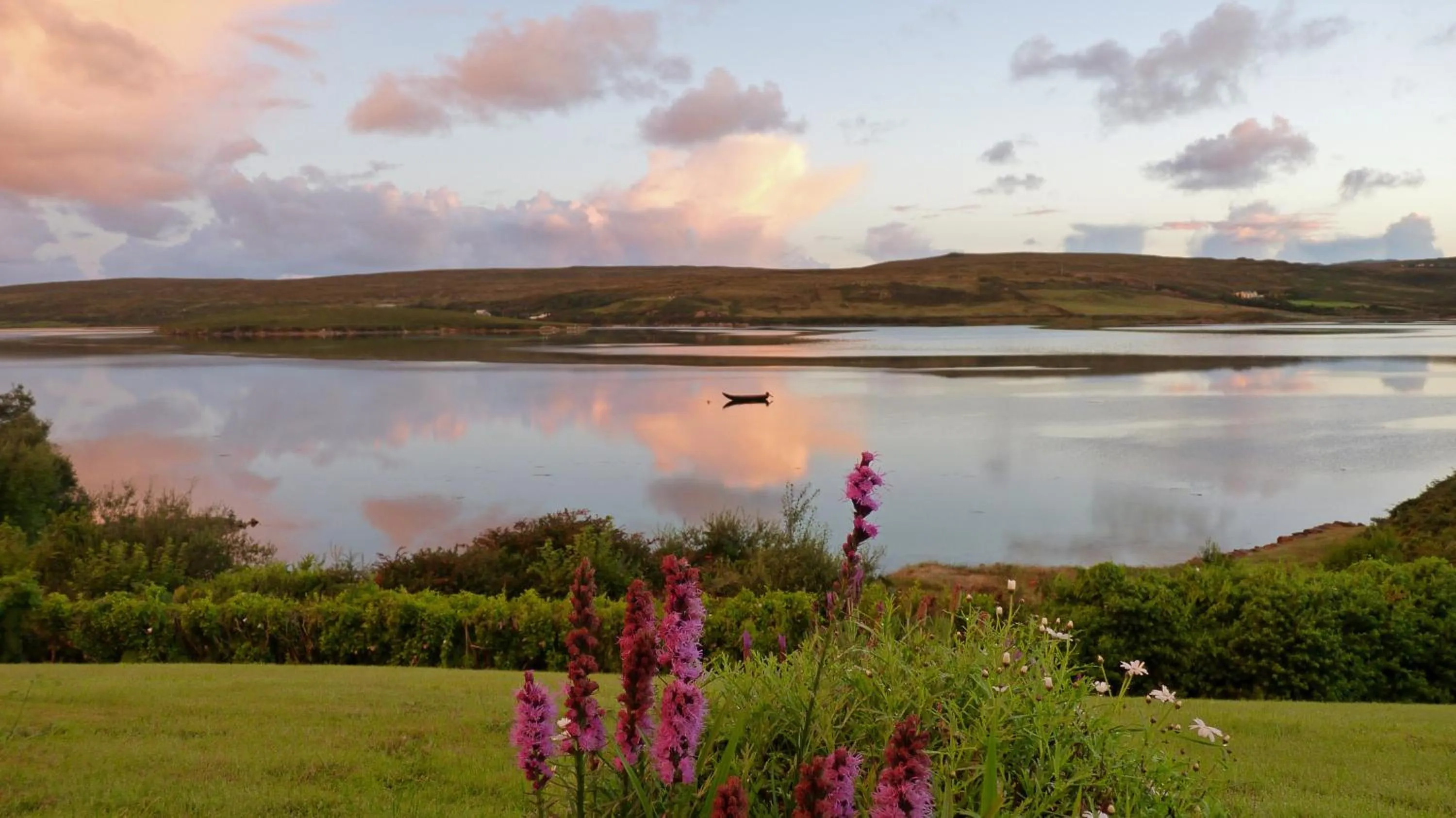 Garden in Waterfront Rest B&B