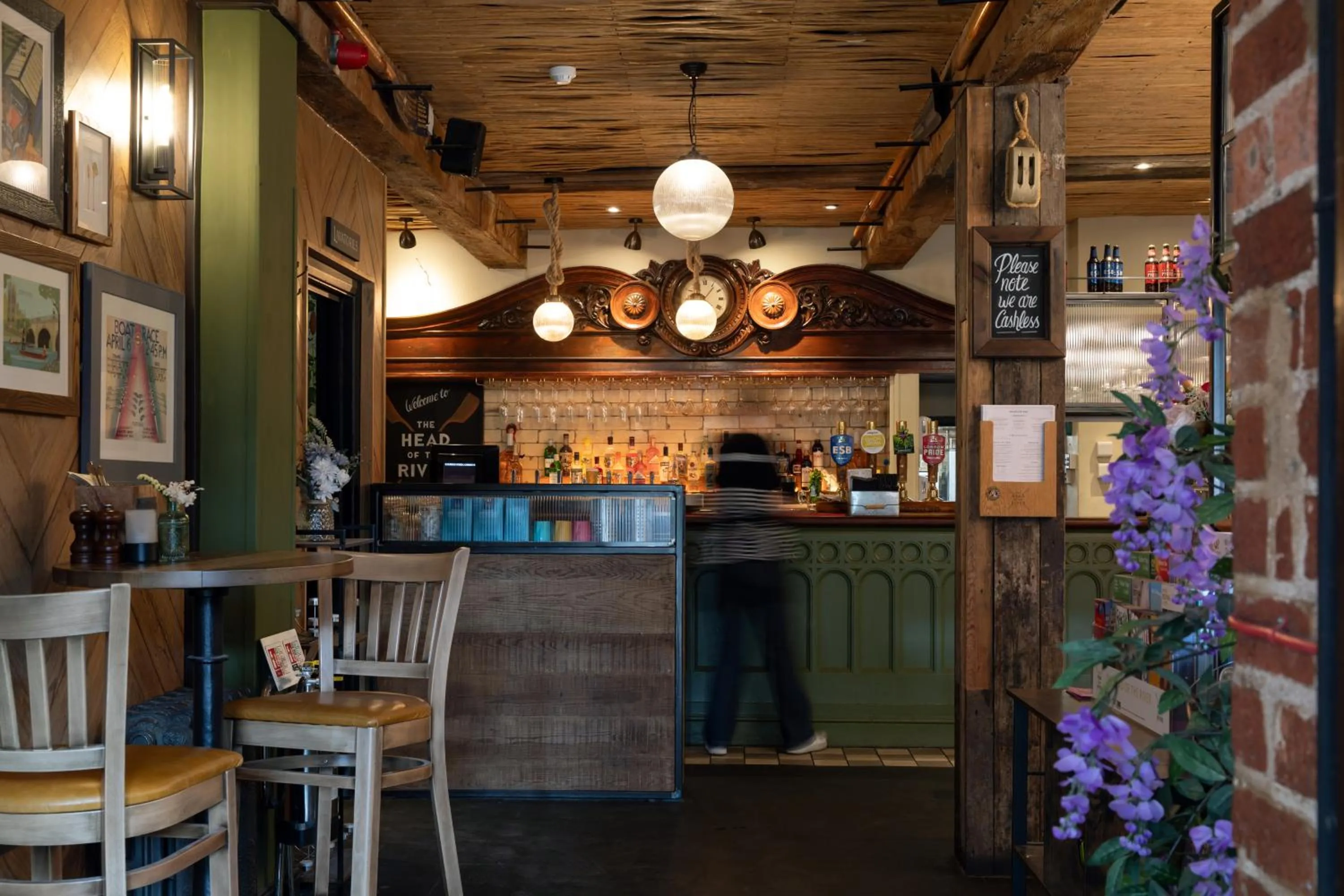 Lounge or bar in Head of the River